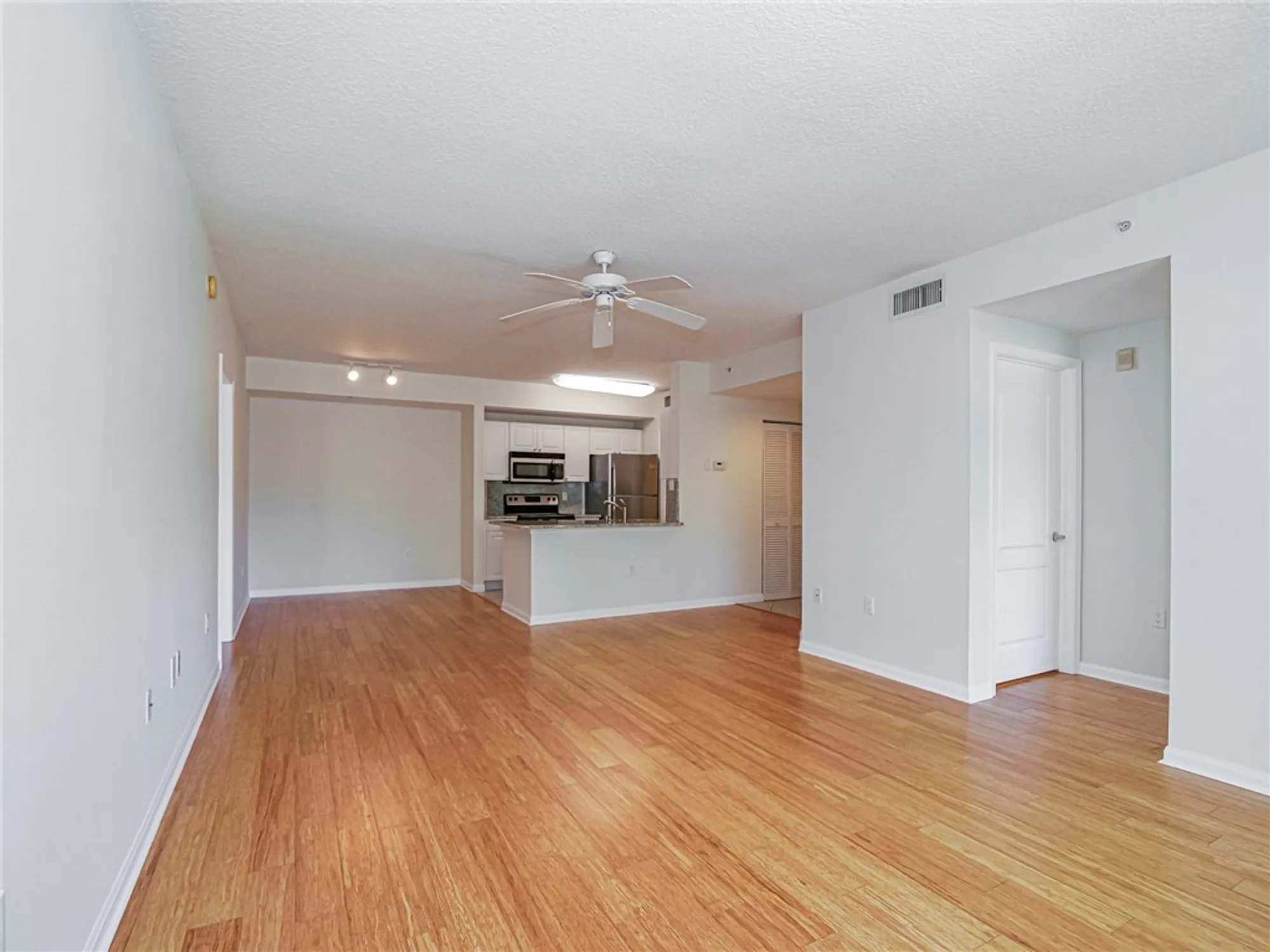 Property Slideshow image 5 of 25 | 5080 fairways cir apt g205, Vero Beach, FL, 32967