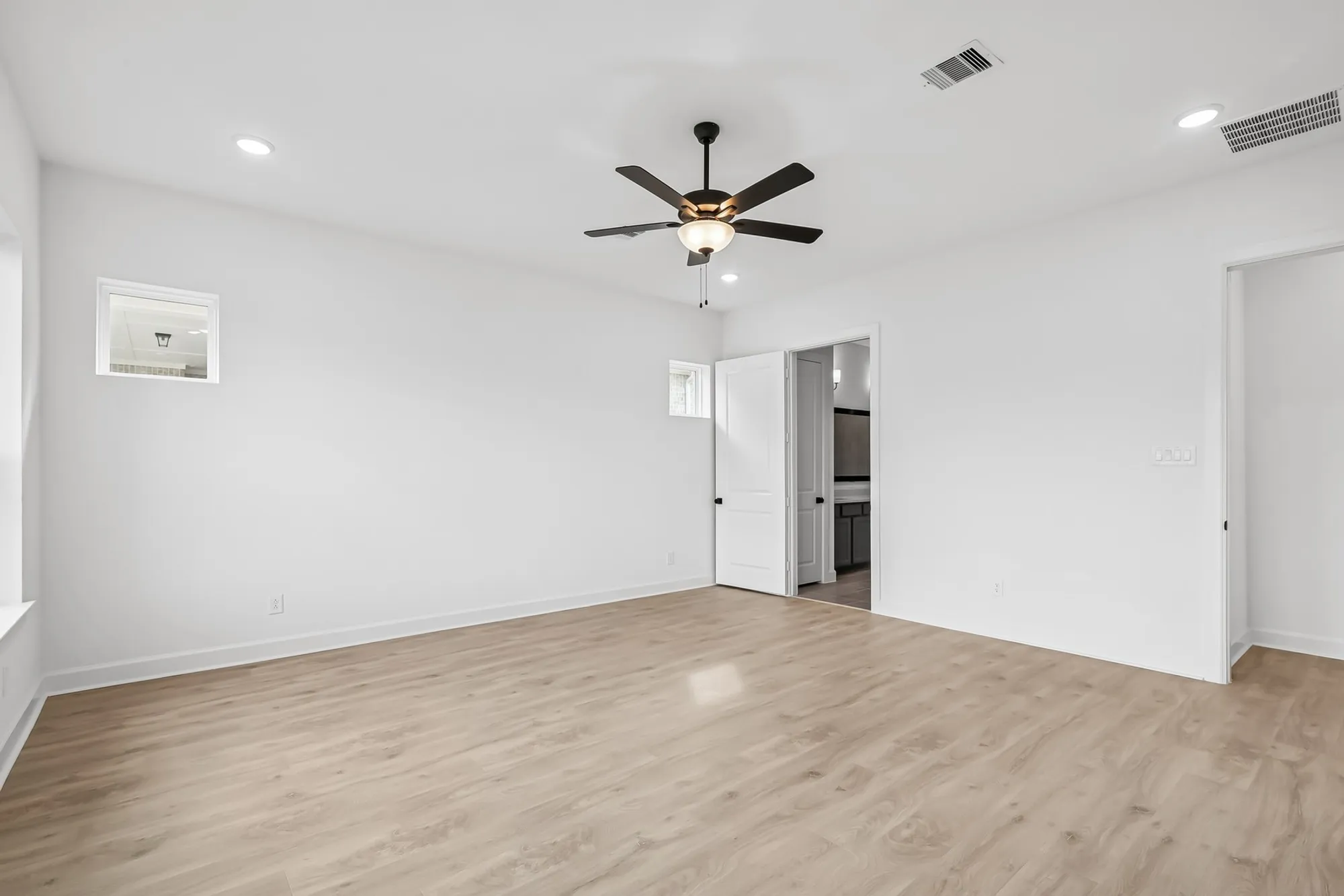 Property Slideshow image 36 of 47 | 21844 victory green way, Porter, TX, 77365