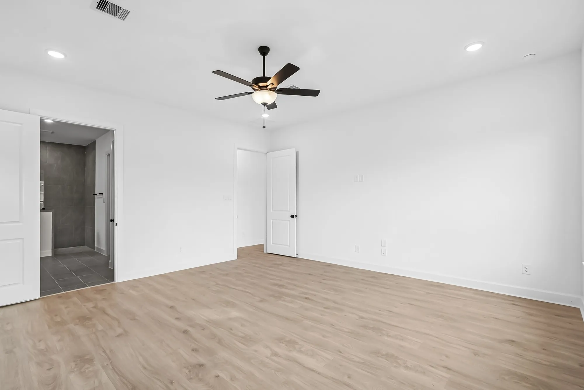 Property Slideshow image 38 of 47 | 21844 victory green way, Porter, TX, 77365