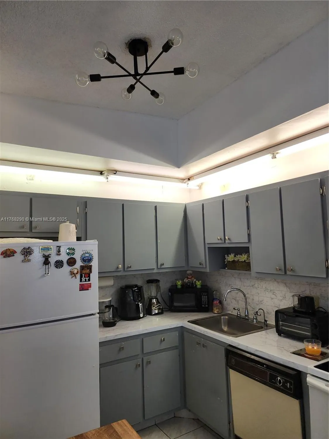 Property Slideshow image 12 of 25 | 10747 w clairmont cir 204, Tamarac, FL, 33321
