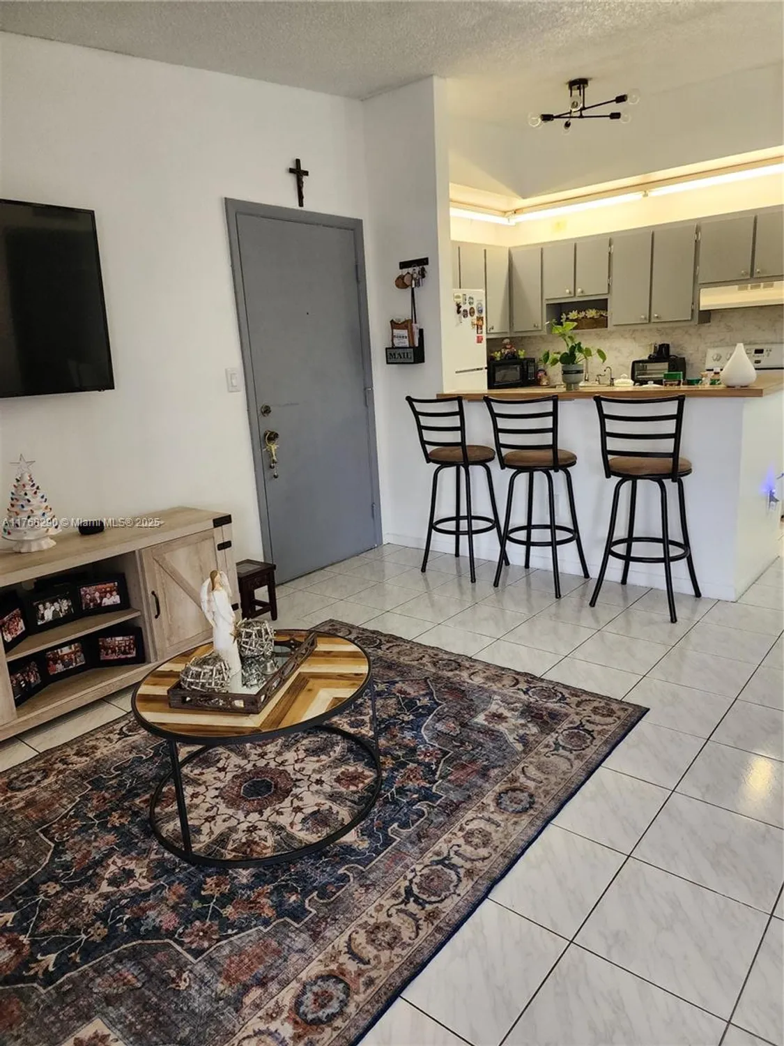 Property Slideshow image 7 of 25 | 10747 w clairmont cir 204, Tamarac, FL, 33321