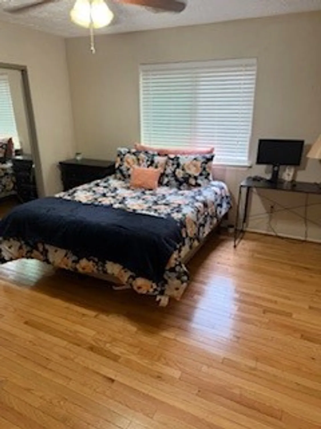 Property Slideshow image 15 of 18 | 2810 poplar creek ln, Pearland, TX, 77584