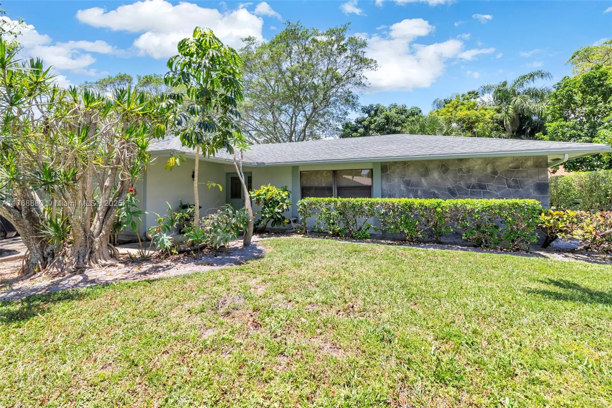 Property Slideshow image 11 of 27 | 766 nw 24th ave, Delray Beach, FL, 33445