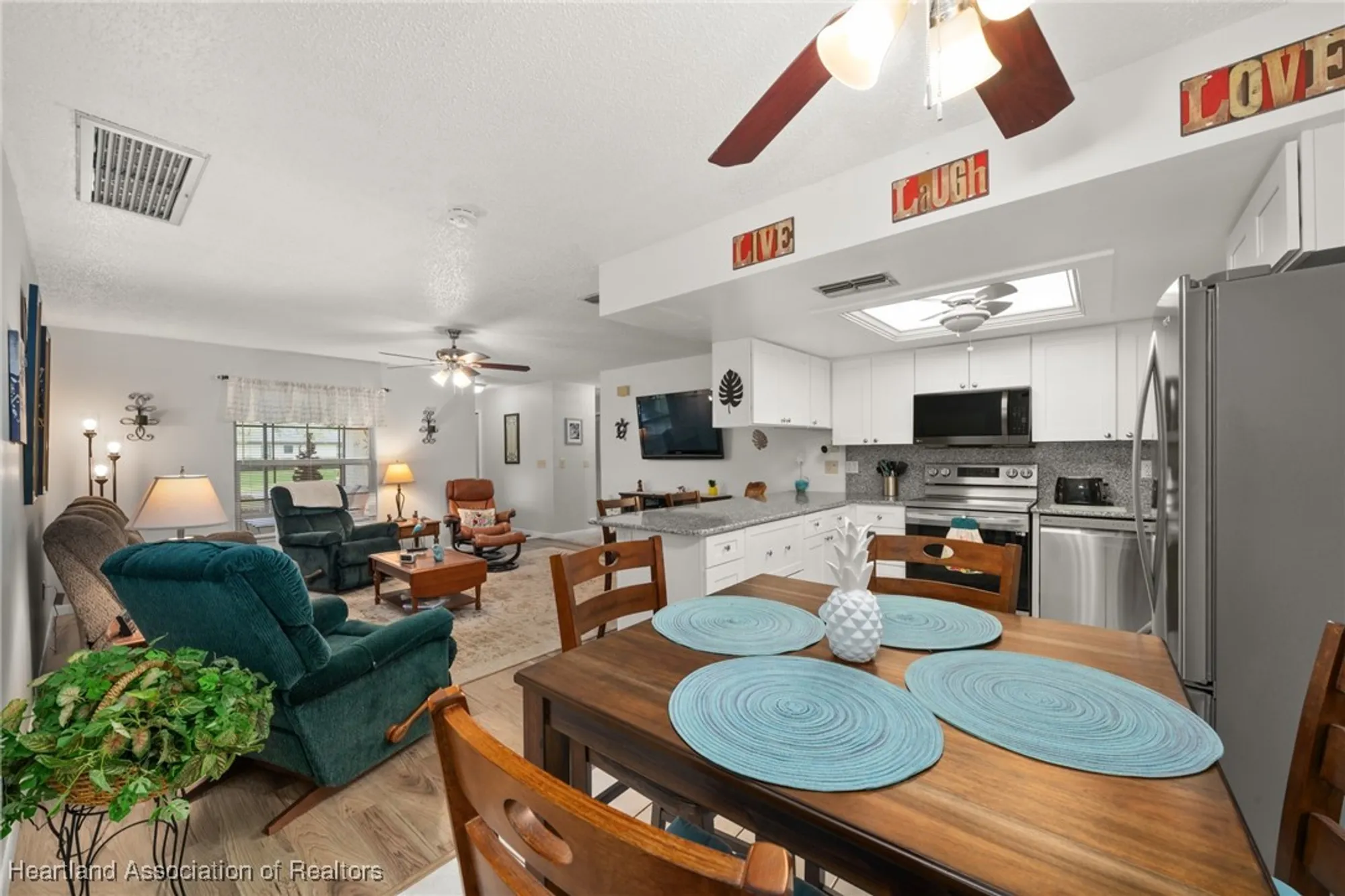 Property Slideshow image 13 of 46 | 122 parkview cir, Lake Placid, FL, 33852