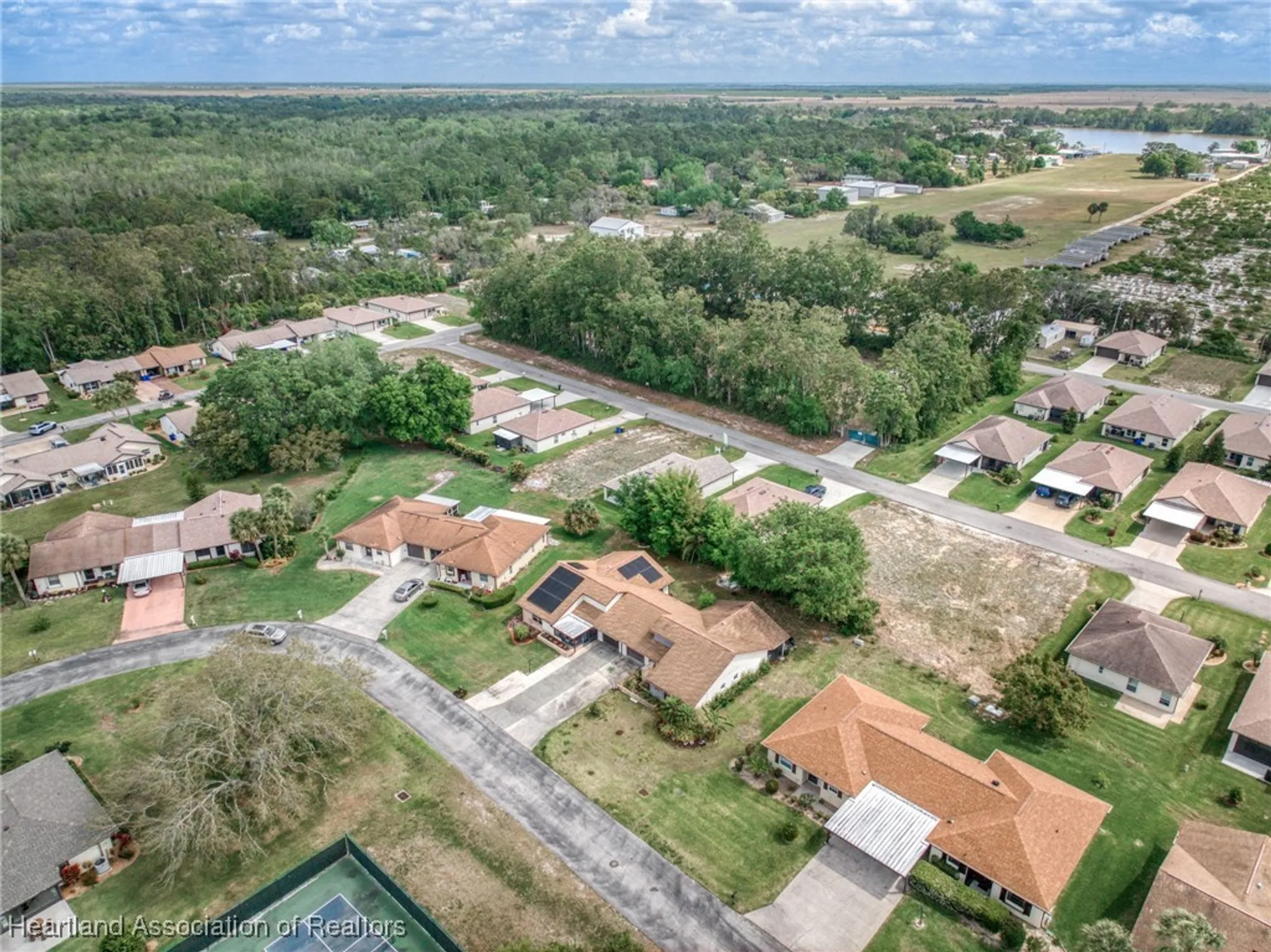 Property Slideshow image 31 of 46 | 122 parkview cir, Lake Placid, FL, 33852