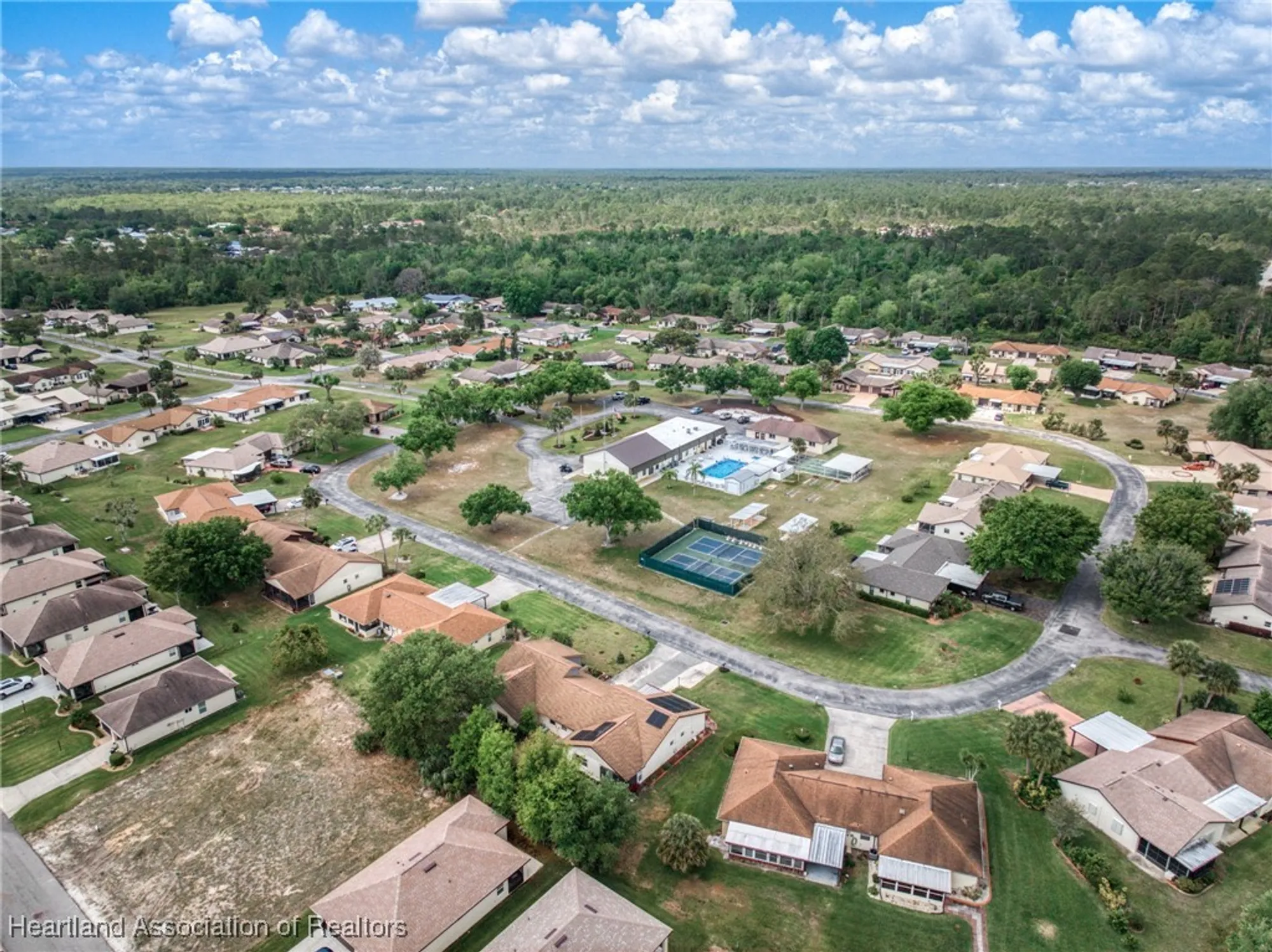 Property Slideshow image 33 of 46 | 122 parkview cir, Lake Placid, FL, 33852