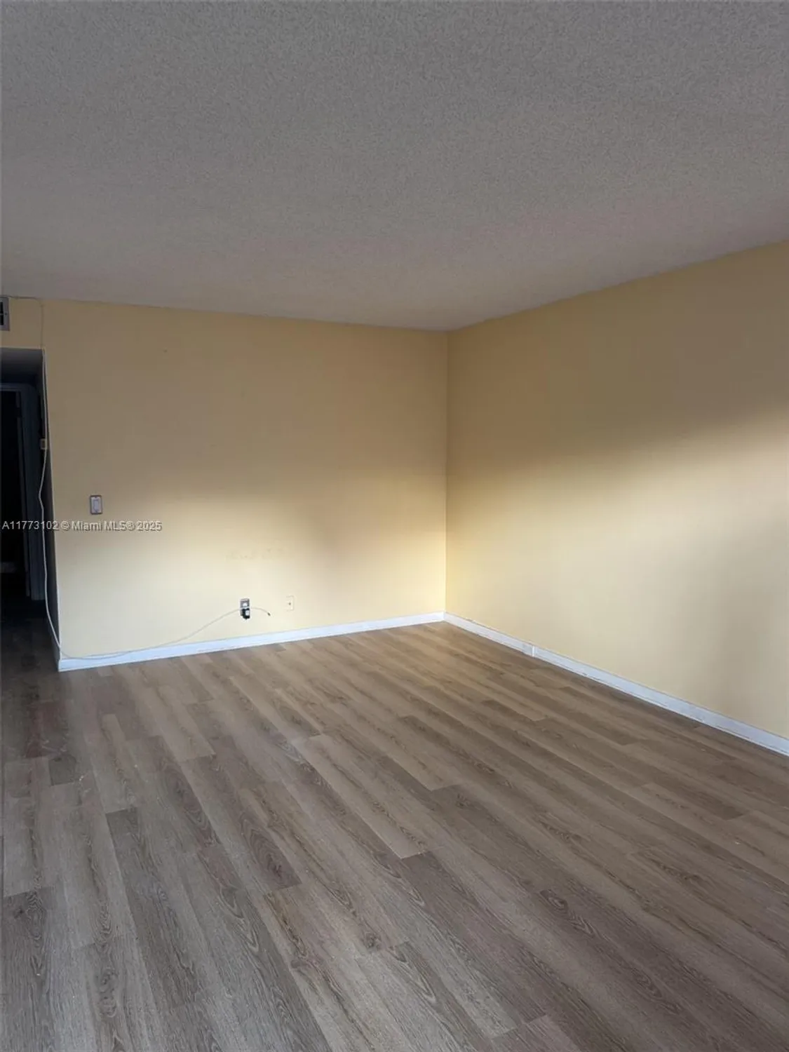 Property Slideshow image 3 of 17 | 1401 sw 134th way apt 105c, Pembroke Pines, FL, 33027