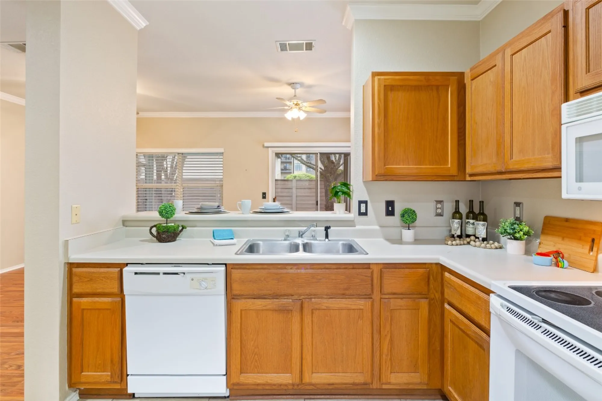 Property Slideshow image 10 of 27 | 107 plover pass, Georgetown, TX, 78633