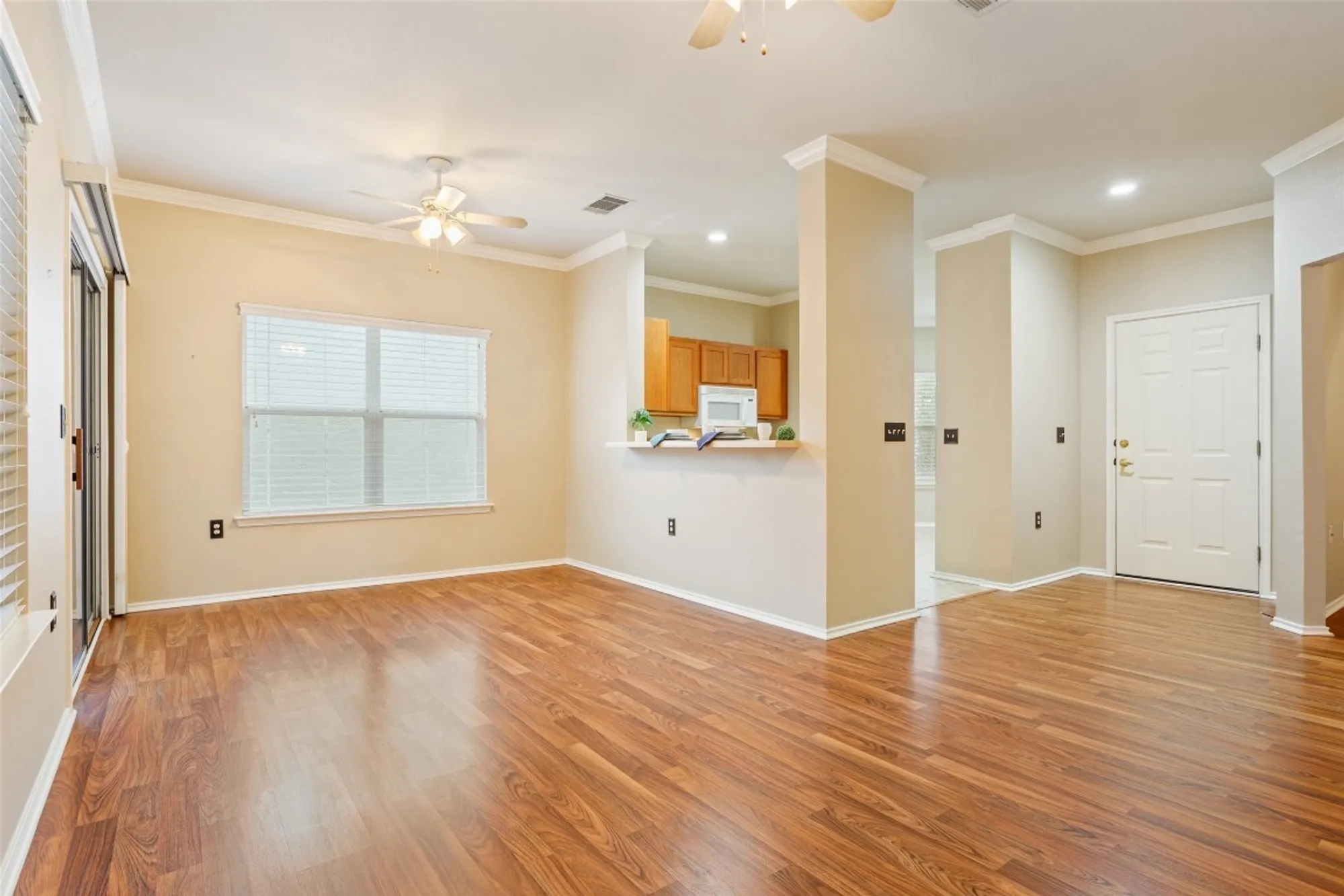Property Slideshow image 7 of 27 | 107 plover pass, Georgetown, TX, 78633