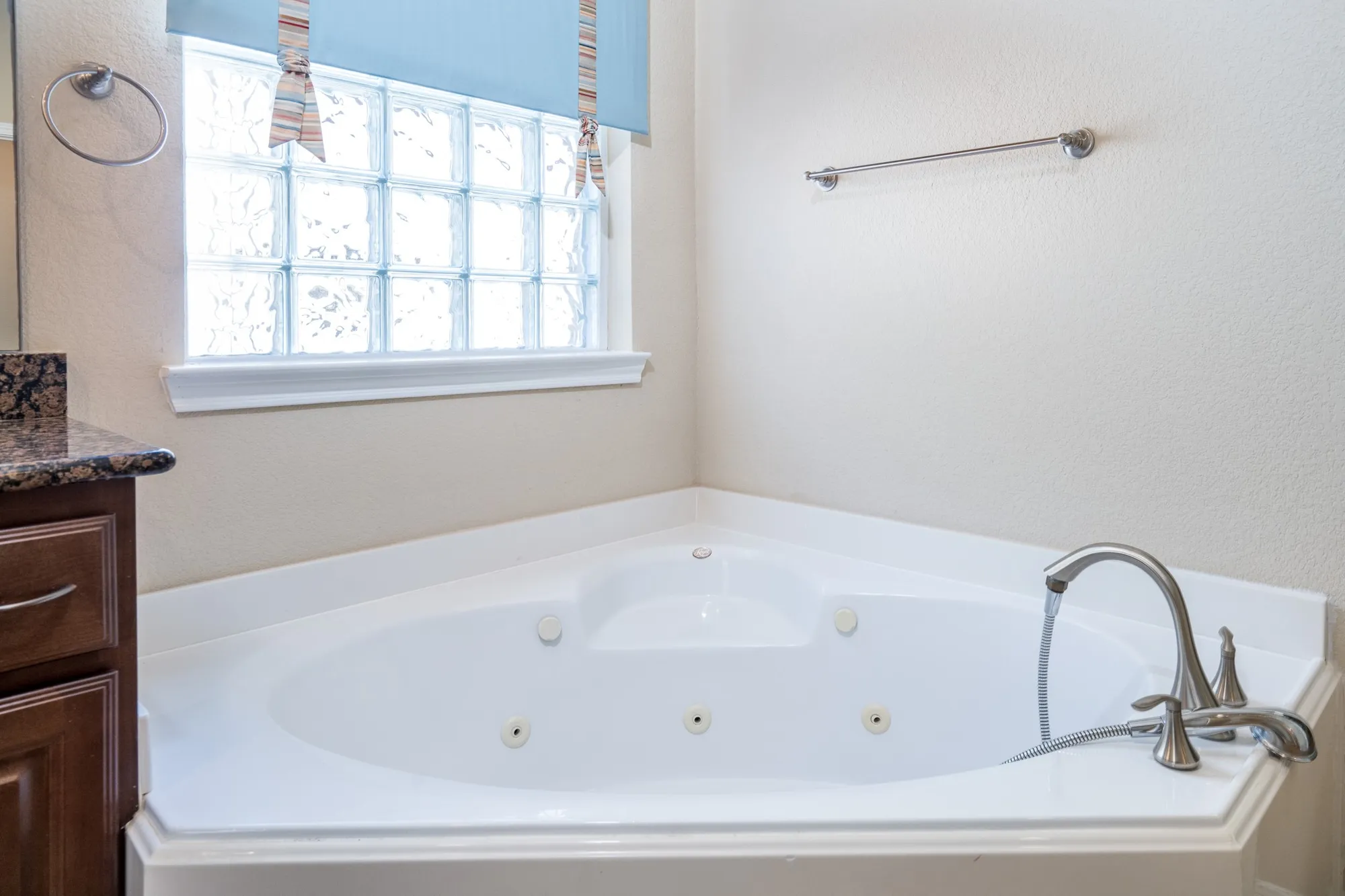 Property Slideshow image 23 of 30 | 19311 w cibolo creek ct, Cypress, TX, 77433