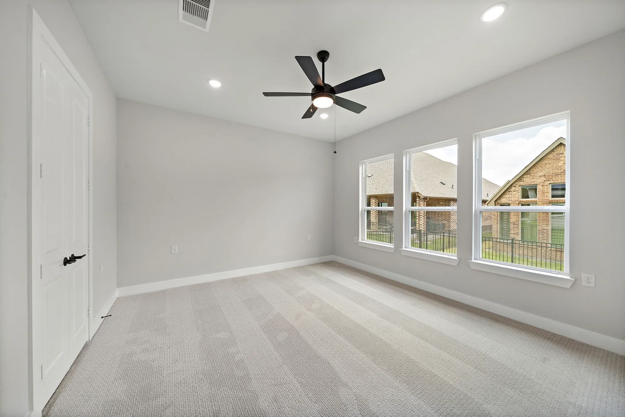 Property Slideshow image 10 of 50 | 10017 larkin cv, Willis, TX, 77318