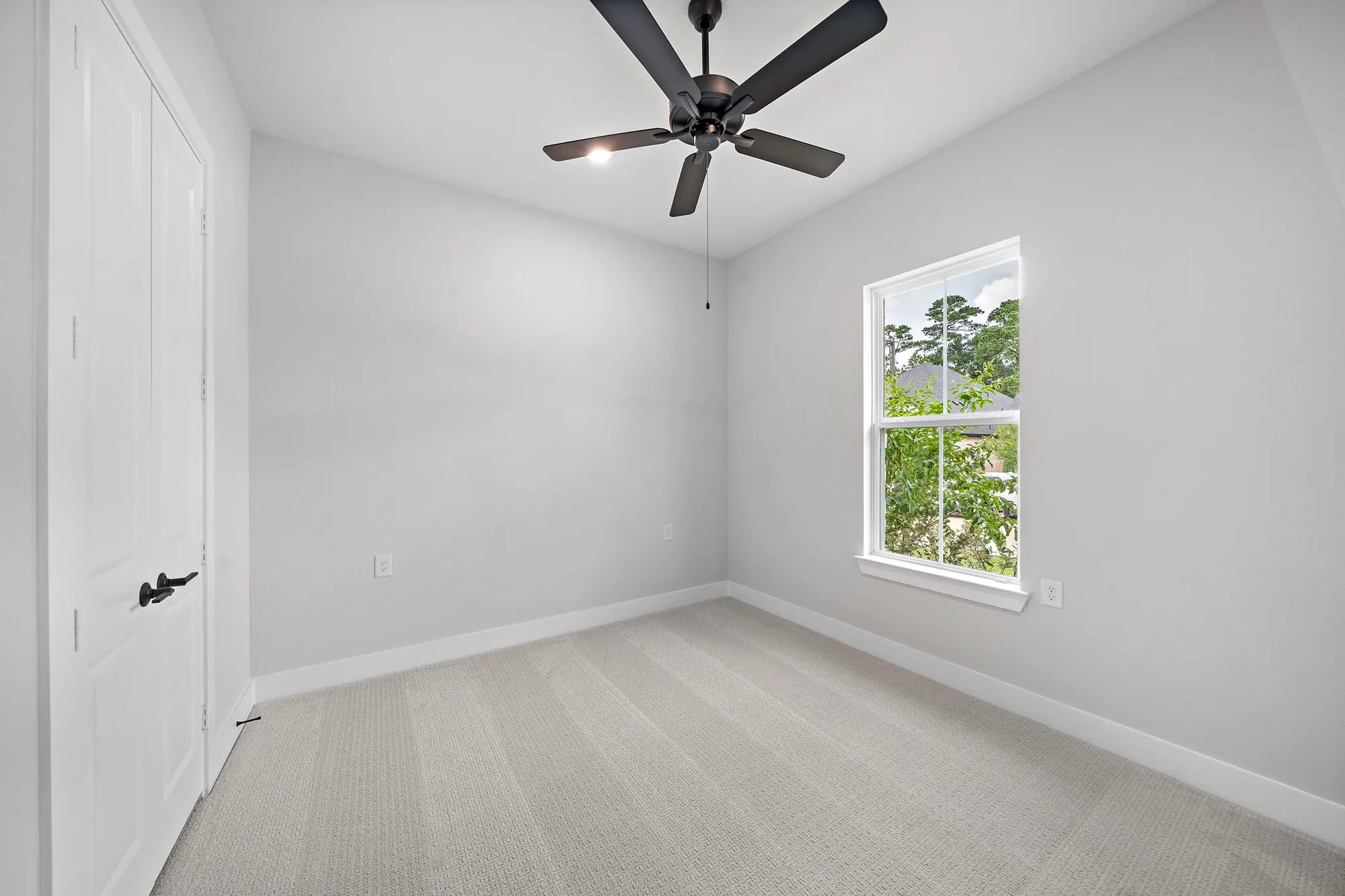 Property Slideshow image 12 of 50 | 10017 larkin cv, Willis, TX, 77318