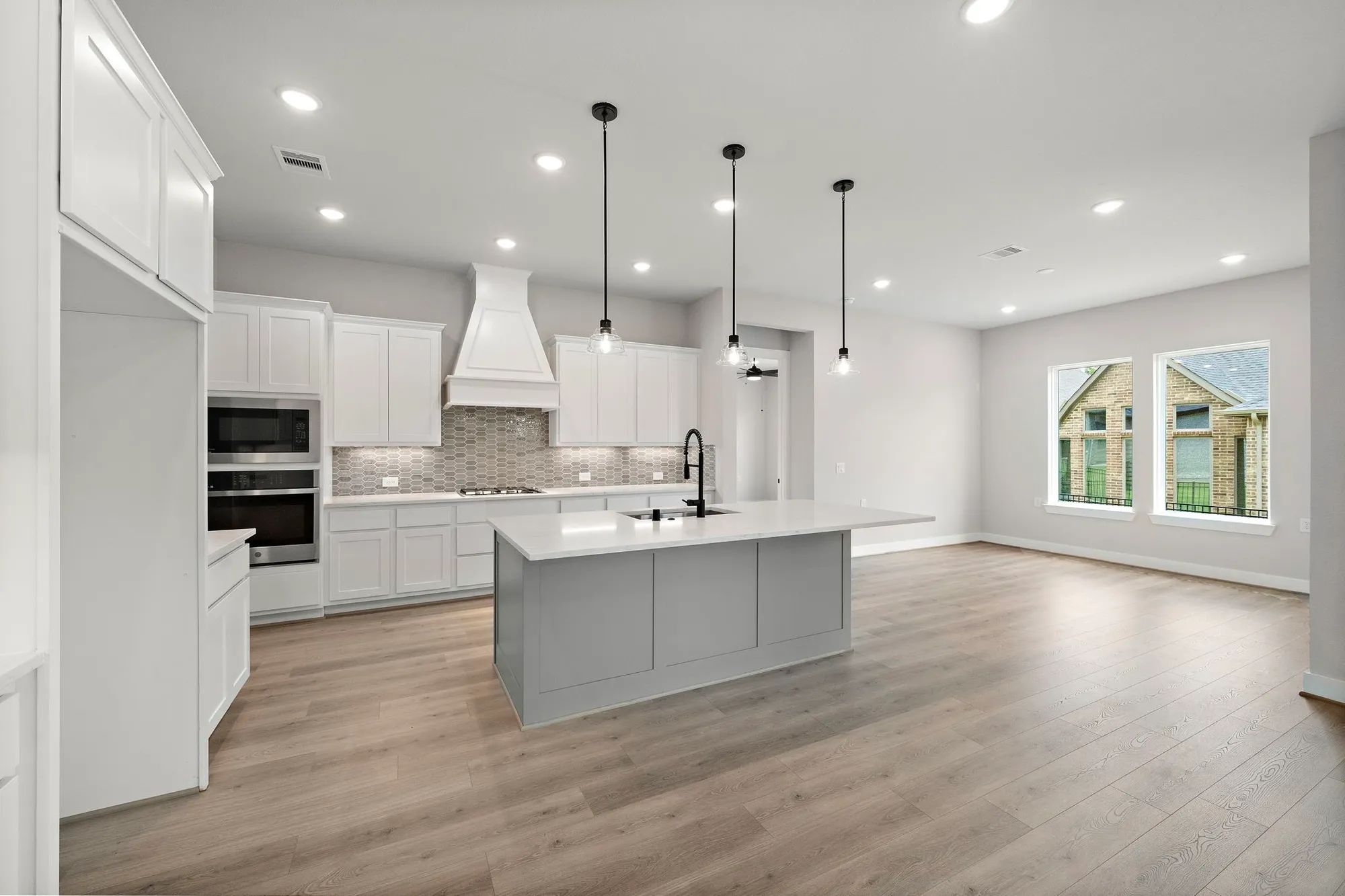 Property Slideshow image 25 of 50 | 10017 larkin cv, Willis, TX, 77318