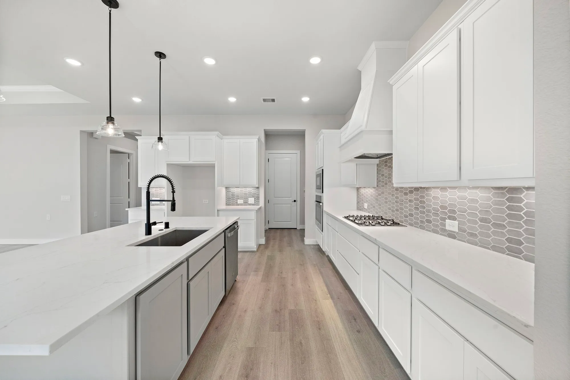 Property Slideshow image 22 of 50 | 10017 larkin cv, Willis, TX, 77318