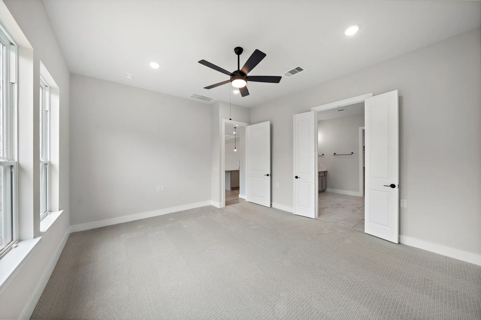 Property Slideshow image 35 of 50 | 10017 larkin cv, Willis, TX, 77318