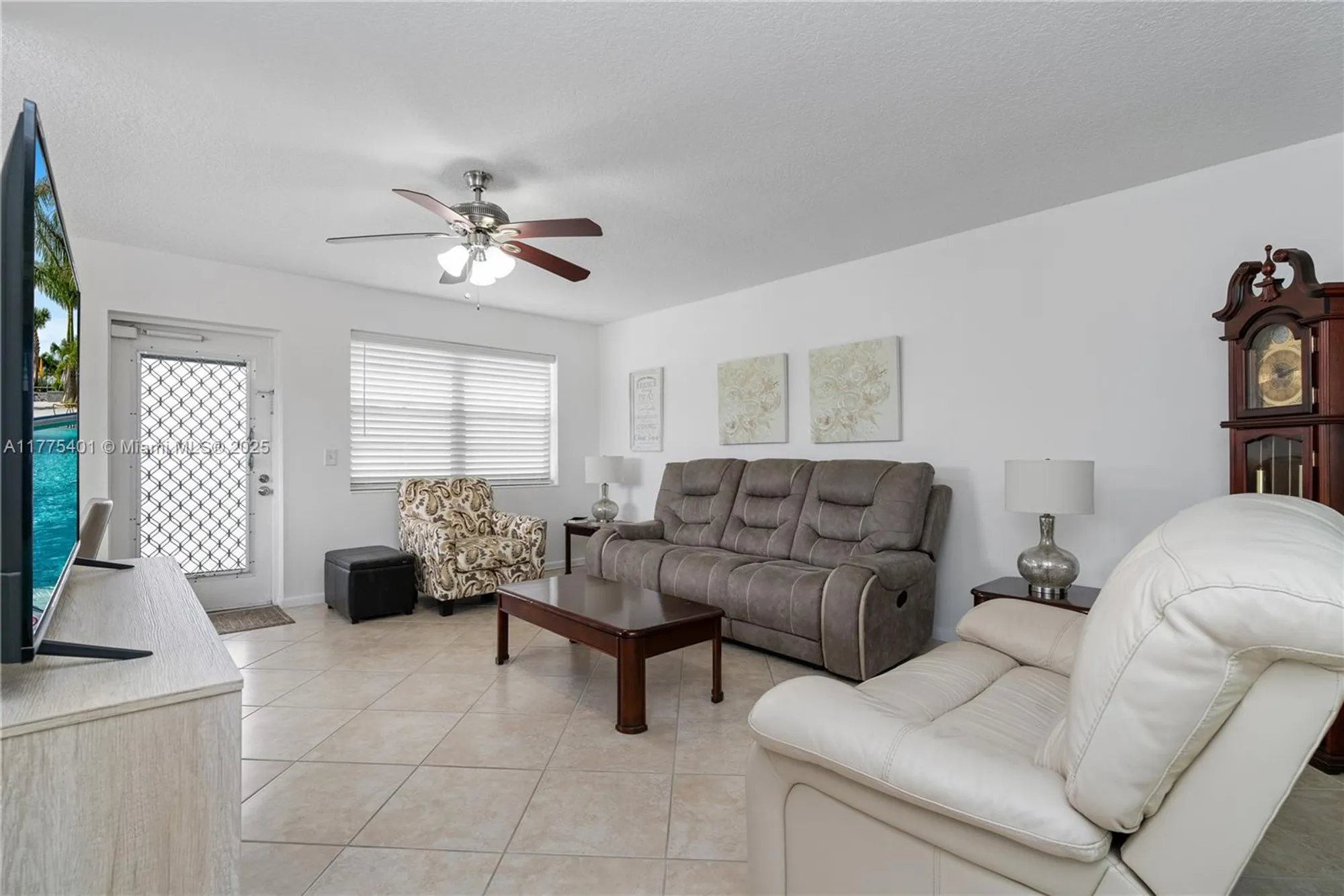 Property Slideshow image 3 of 29 | 40 harwood b # 40, Deerfield Beach, FL, 33442