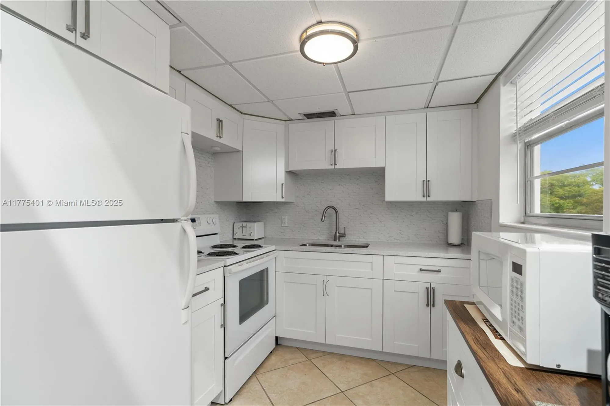 Property Slideshow image 9 of 29 | 40 harwood b # 40, Deerfield Beach, FL, 33442