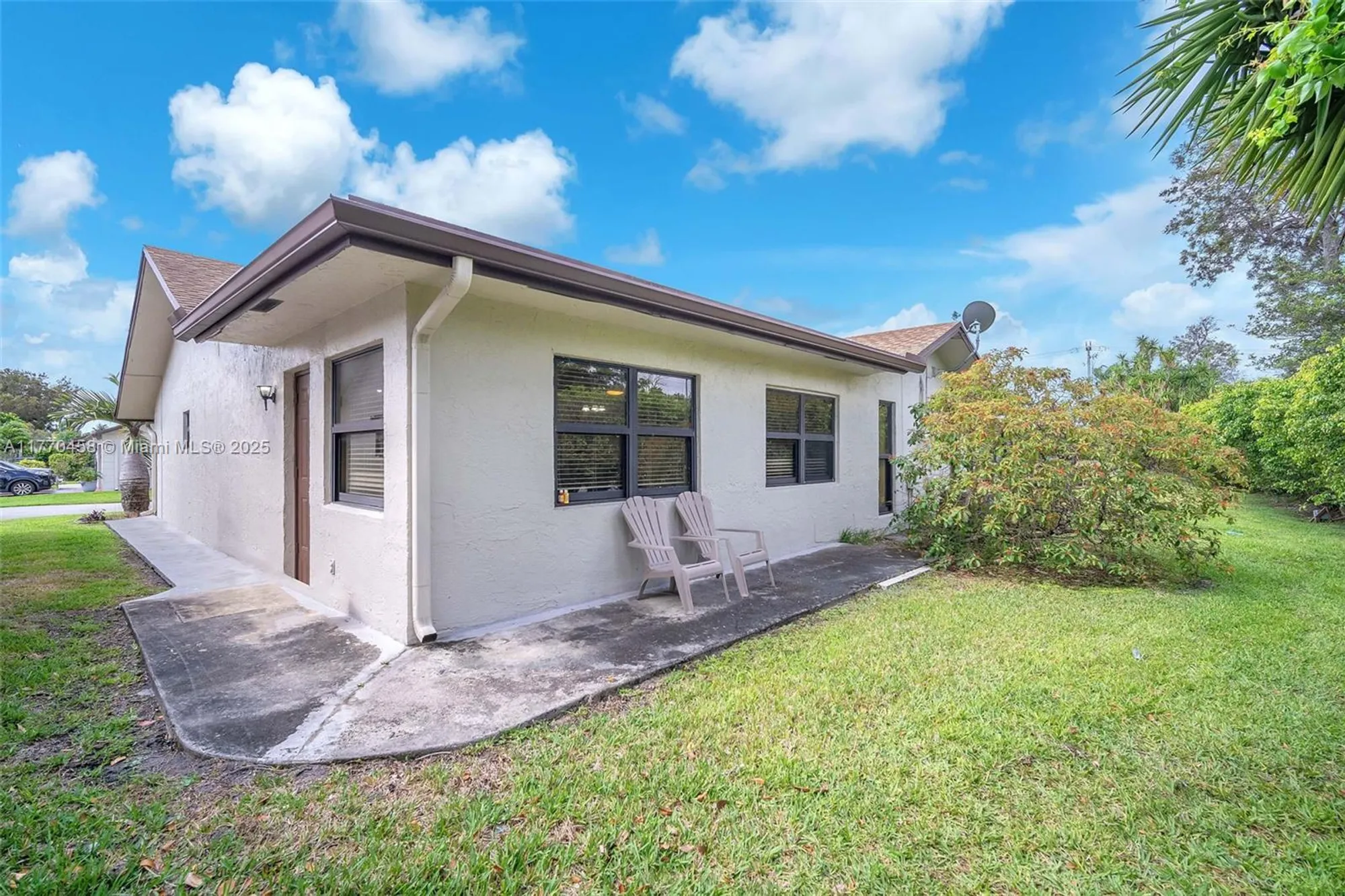 Property Slideshow image 27 of 32 | 2343 sw 15th pl, Deerfield Beach, FL, 33442
