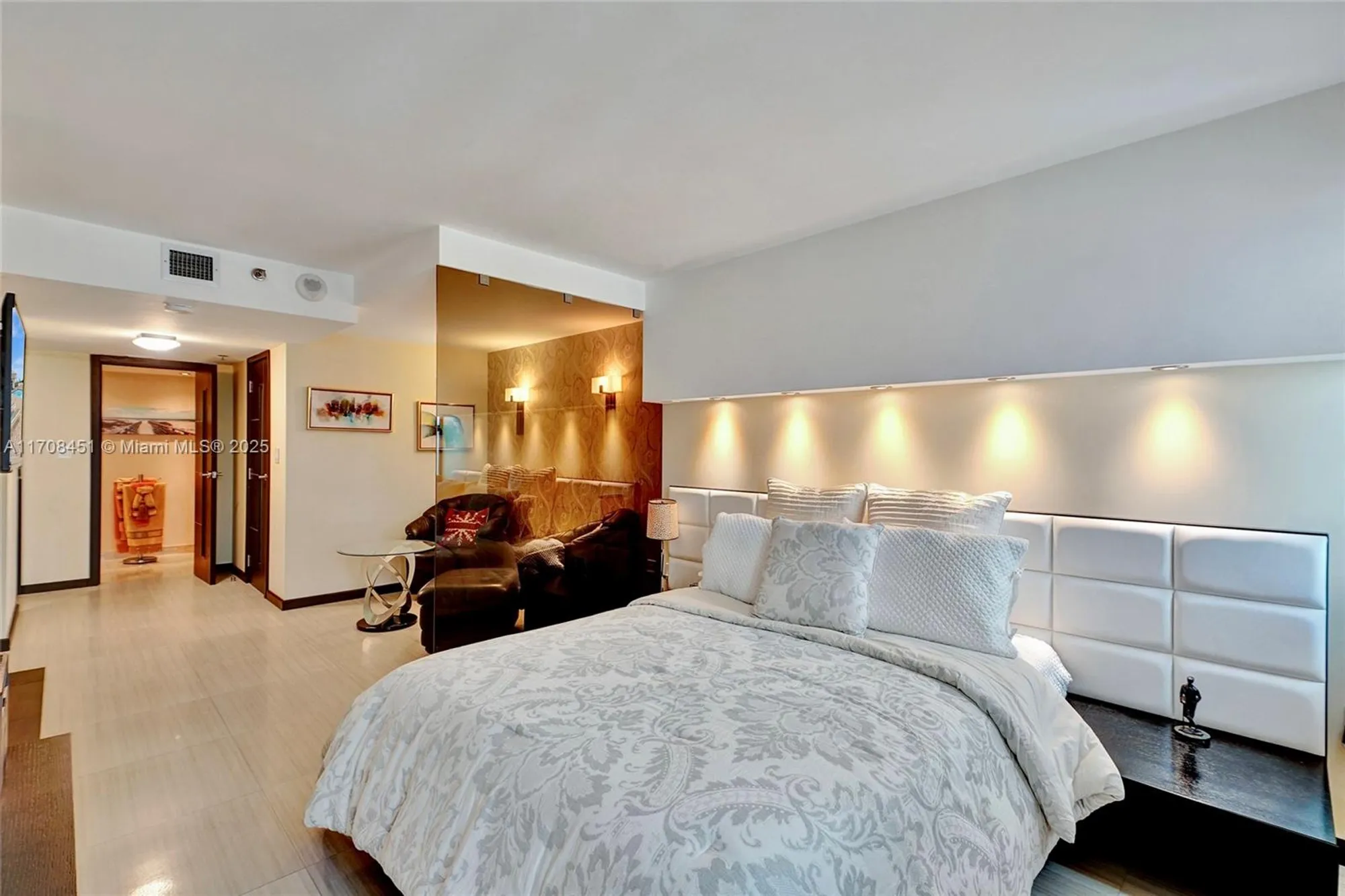 Property Slideshow image 39 of 79 | 1201 s ocean dr 1806n, Hollywood, FL, 33019