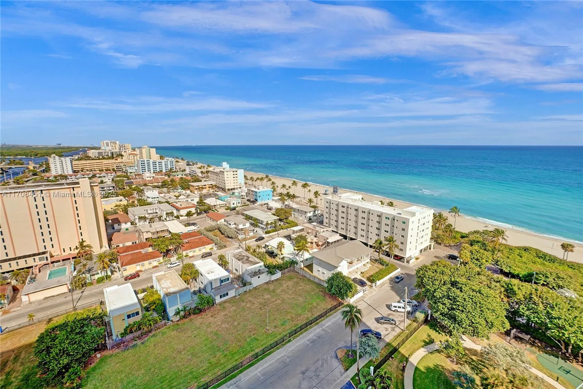 Property Slideshow image 31 of 79 | 1201 s ocean dr 1806n, Hollywood, FL, 33019
