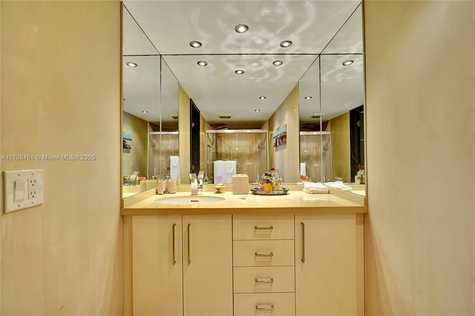 Property Slideshow image 44 of 79 | 1201 s ocean dr 1806n, Hollywood, FL, 33019