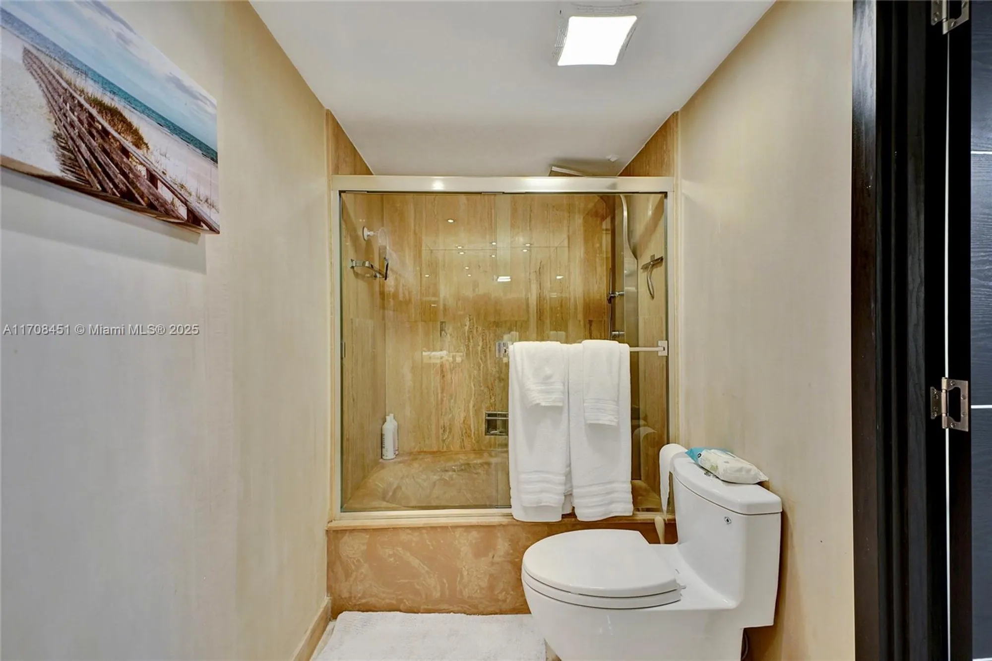 Property Slideshow image 45 of 79 | 1201 s ocean dr 1806n, Hollywood, FL, 33019