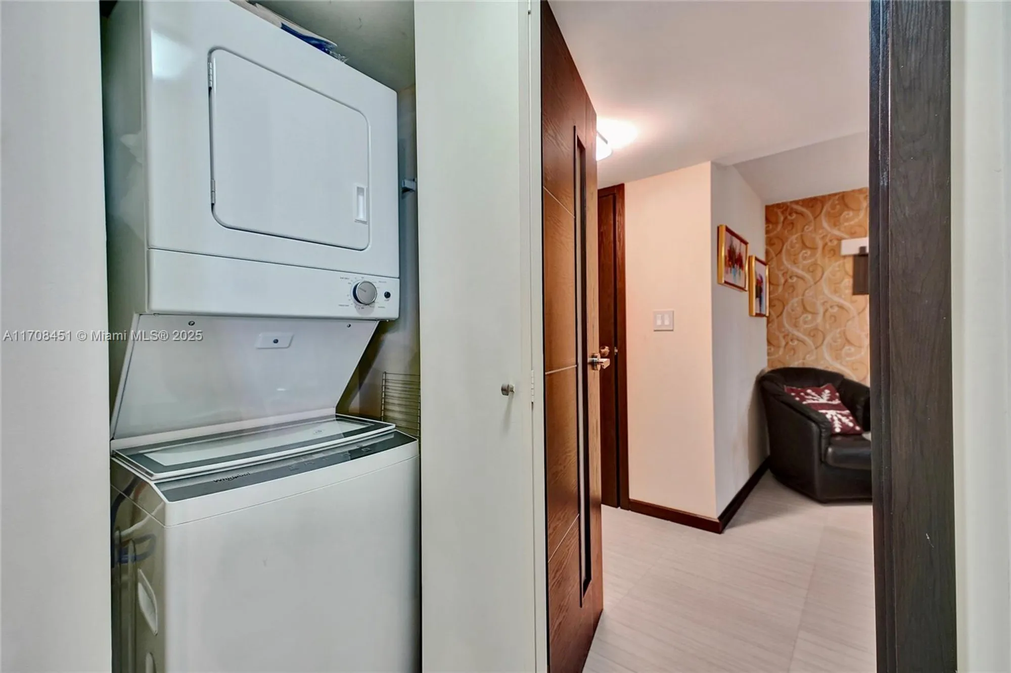 Property Slideshow image 46 of 79 | 1201 s ocean dr 1806n, Hollywood, FL, 33019