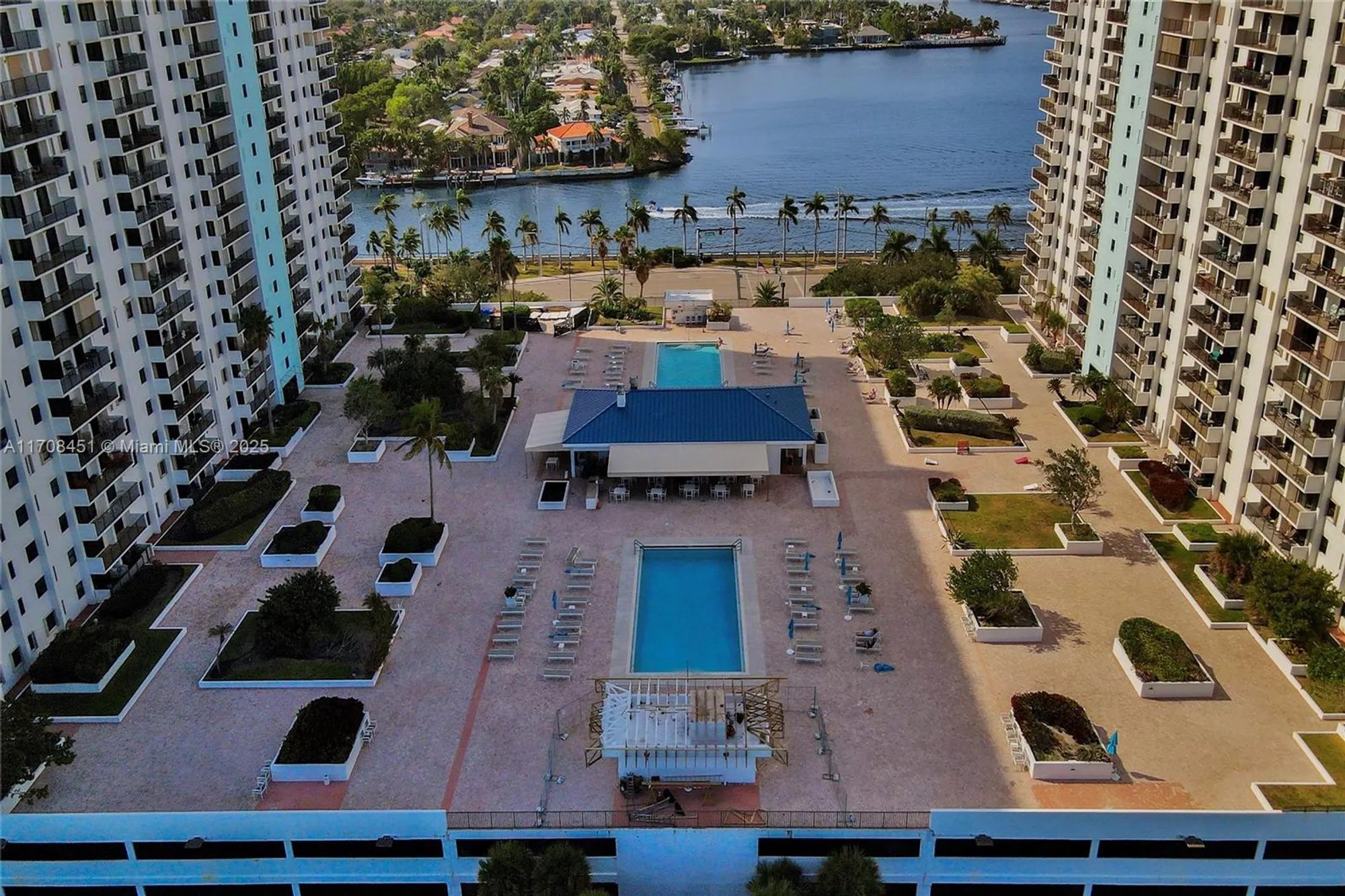 Property Slideshow image 4 of 79 | 1201 s ocean dr 1806n, Hollywood, FL, 33019