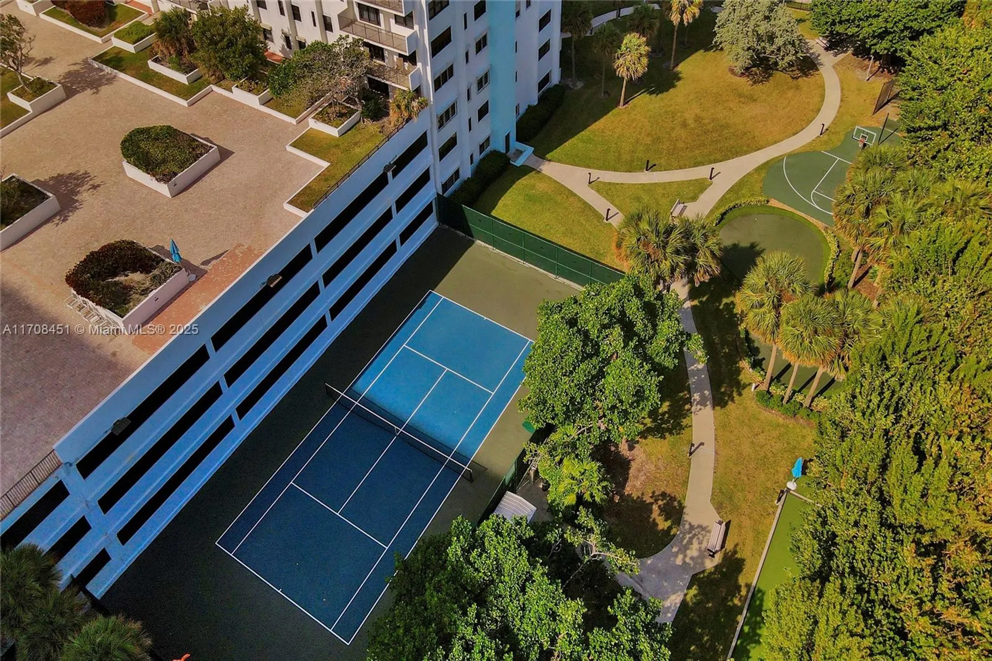 Property Slideshow image 65 of 79 | 1201 s ocean dr 1806n, Hollywood, FL, 33019