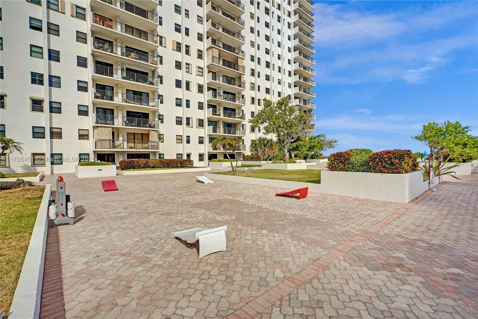 Property Slideshow image 63 of 79 | 1201 s ocean dr 1806n, Hollywood, FL, 33019