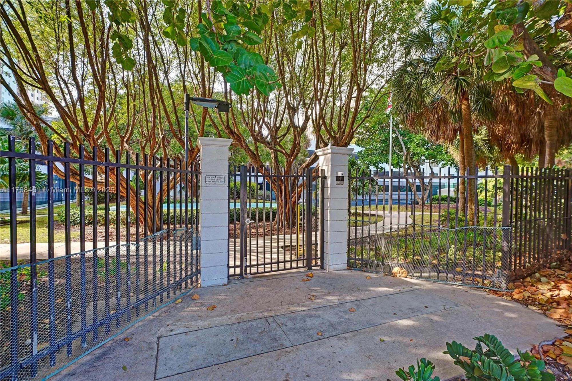 Property Slideshow image 70 of 79 | 1201 s ocean dr 1806n, Hollywood, FL, 33019