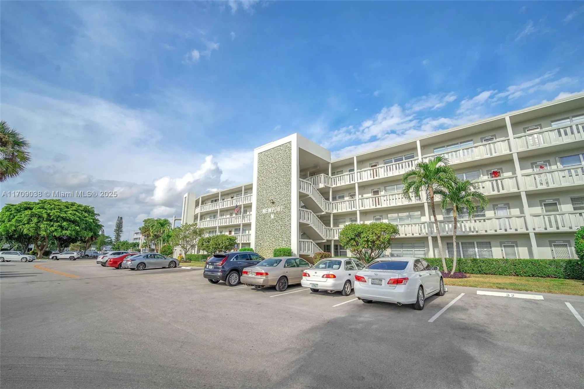 Property Slideshow image 18 of 25 | 4051 newport n # 4051, Deerfield Beach, FL, 33442