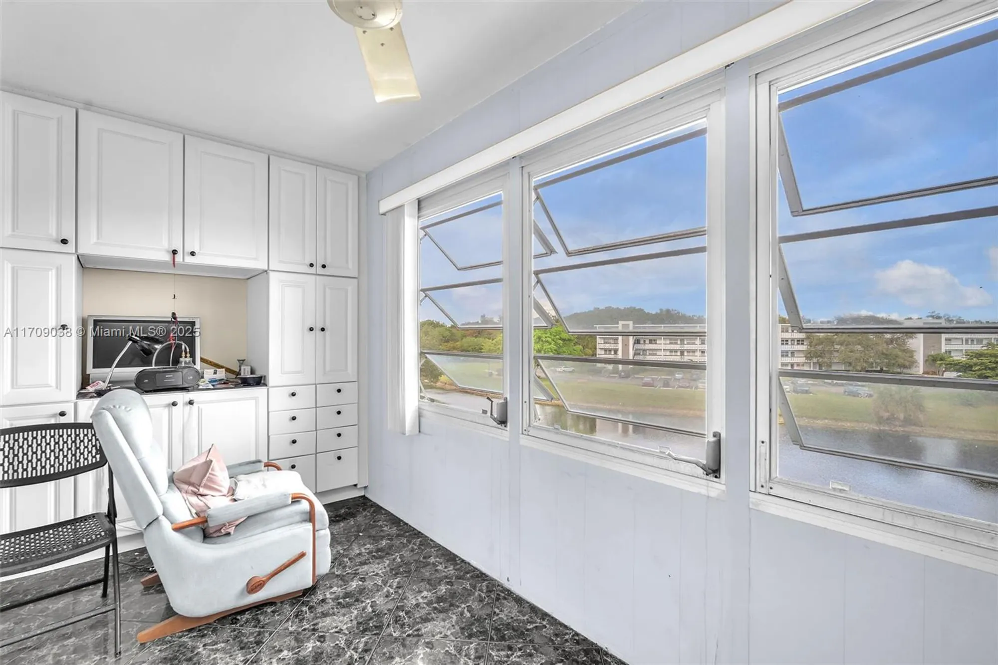 Property Slideshow image 13 of 25 | 4051 newport n # 4051, Deerfield Beach, FL, 33442