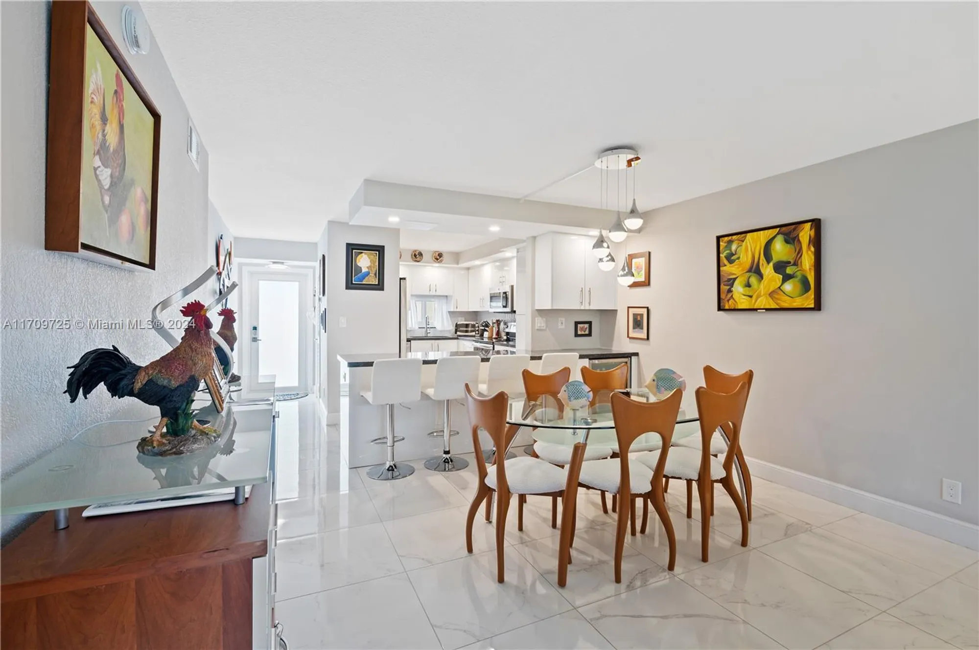Property Slideshow image 14 of 32 | 711 s hollybrook dr 109, Pembroke Pines, FL, 33025