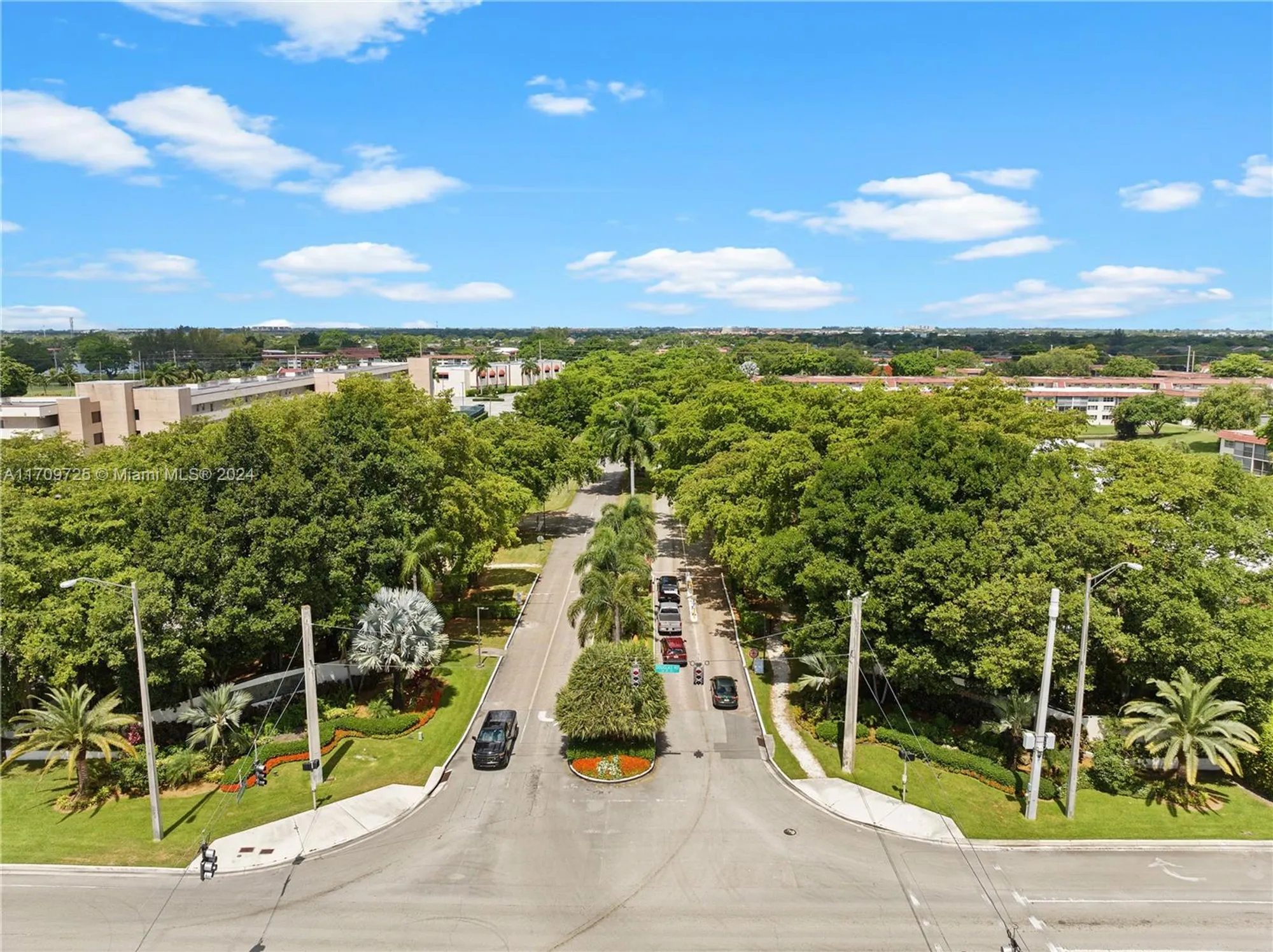 Property Slideshow image 27 of 32 | 711 s hollybrook dr 109, Pembroke Pines, FL, 33025