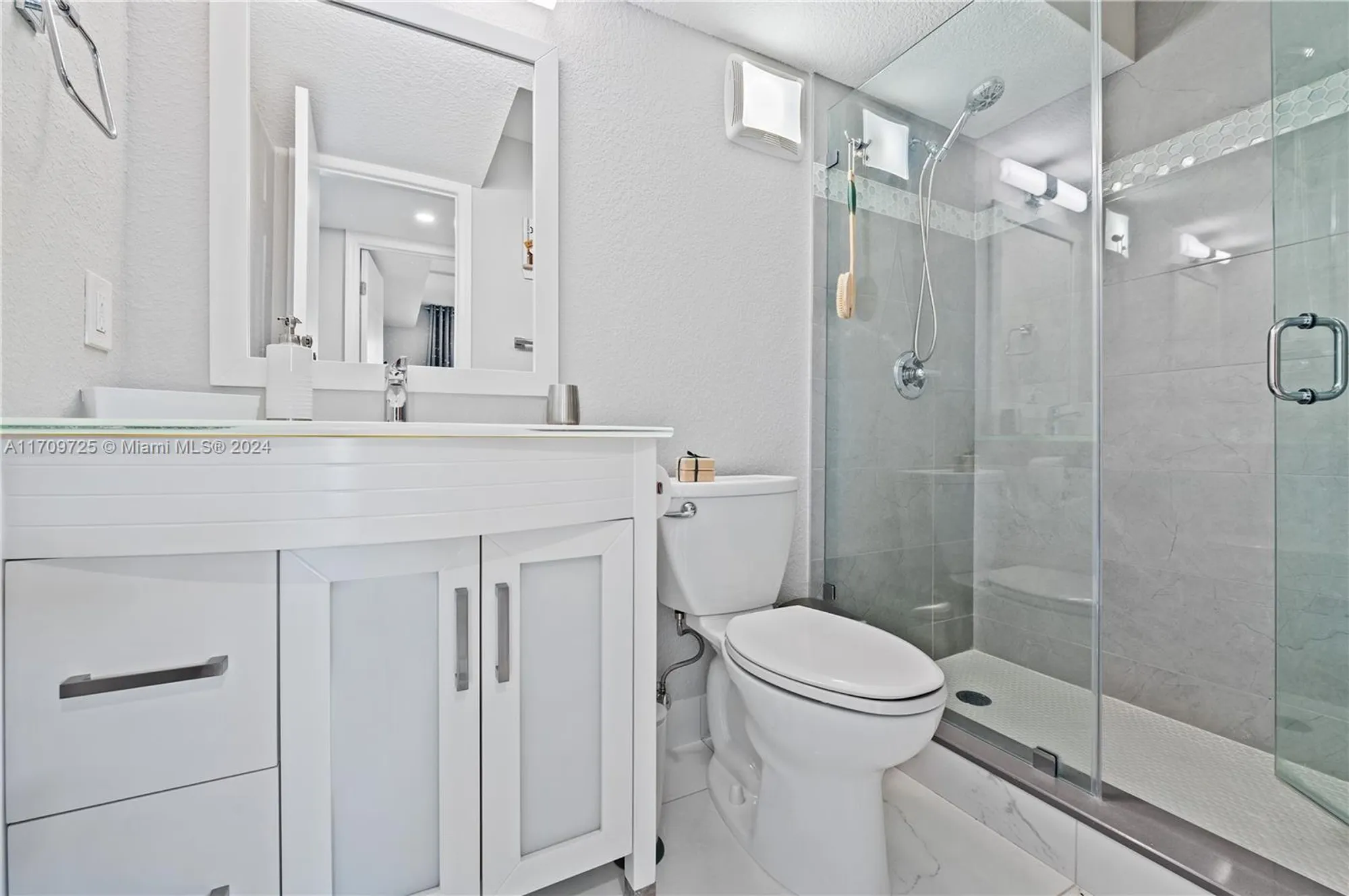 Property Slideshow image 22 of 32 | 711 s hollybrook dr 109, Pembroke Pines, FL, 33025