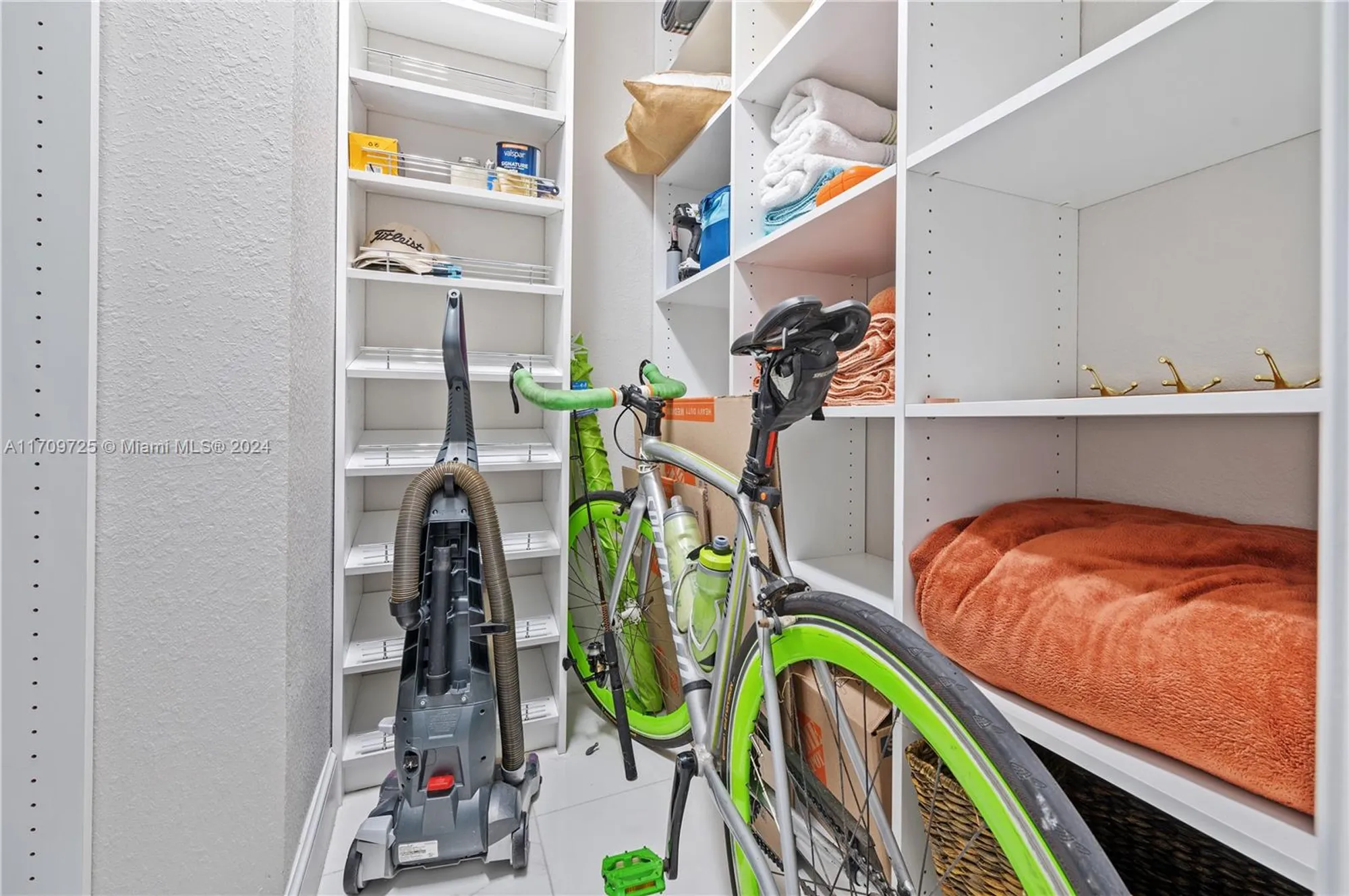 Property Slideshow image 23 of 32 | 711 s hollybrook dr 109, Pembroke Pines, FL, 33025