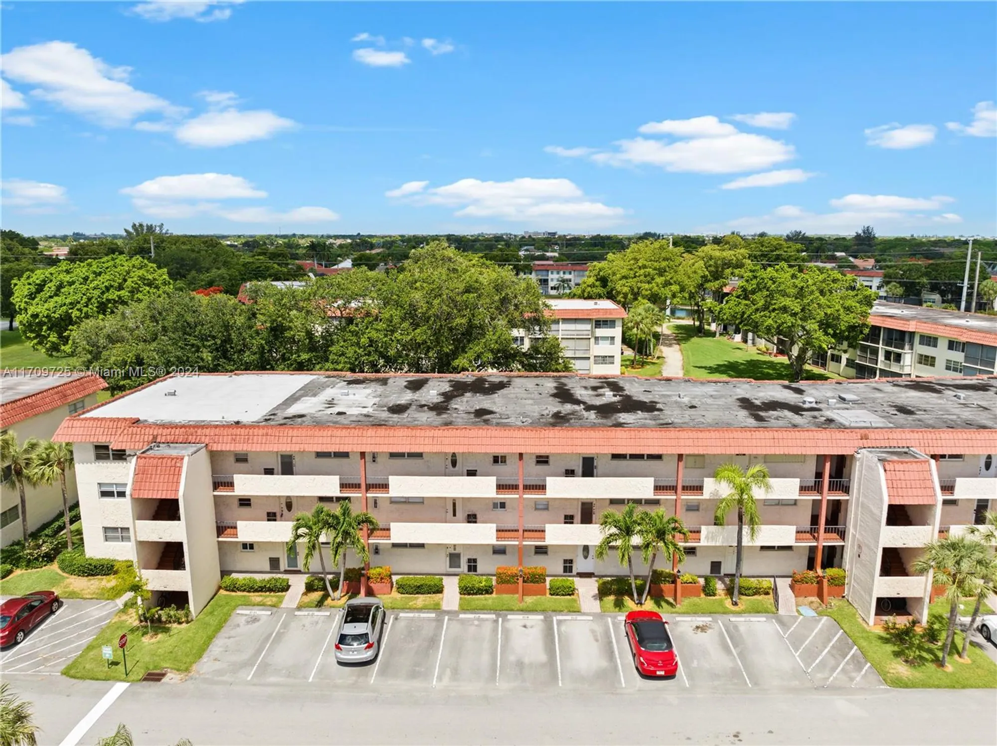 Property Slideshow image 30 of 32 | 711 s hollybrook dr 109, Pembroke Pines, FL, 33025