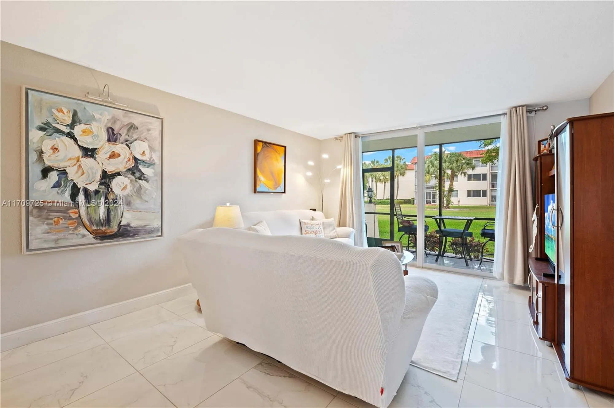 Property Slideshow image 9 of 32 | 711 s hollybrook dr 109, Pembroke Pines, FL, 33025