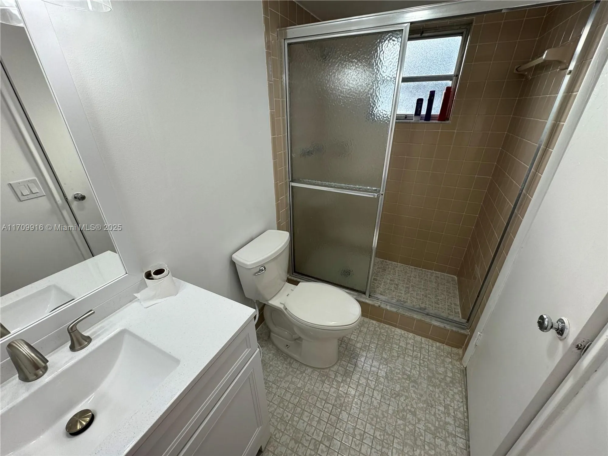 Property Slideshow image 12 of 36 | 415 se 11th ter 201, Dania Beach, FL, 33004