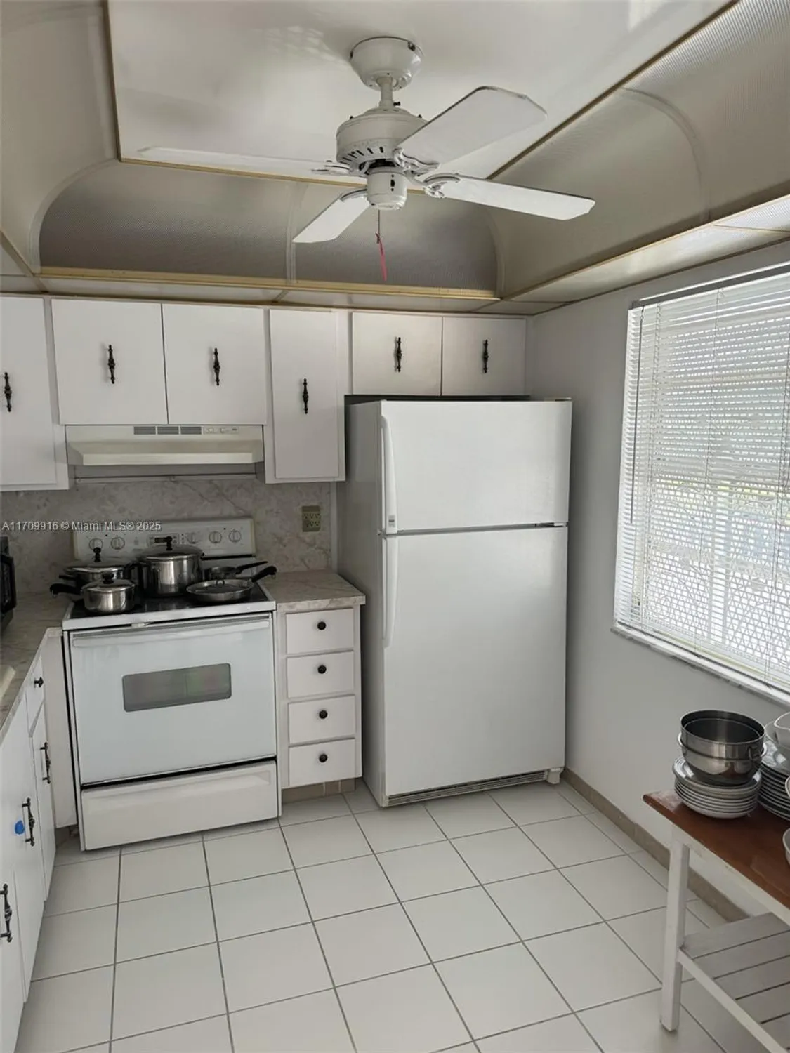 Property Slideshow image 5 of 36 | 415 se 11th ter 201, Dania Beach, FL, 33004