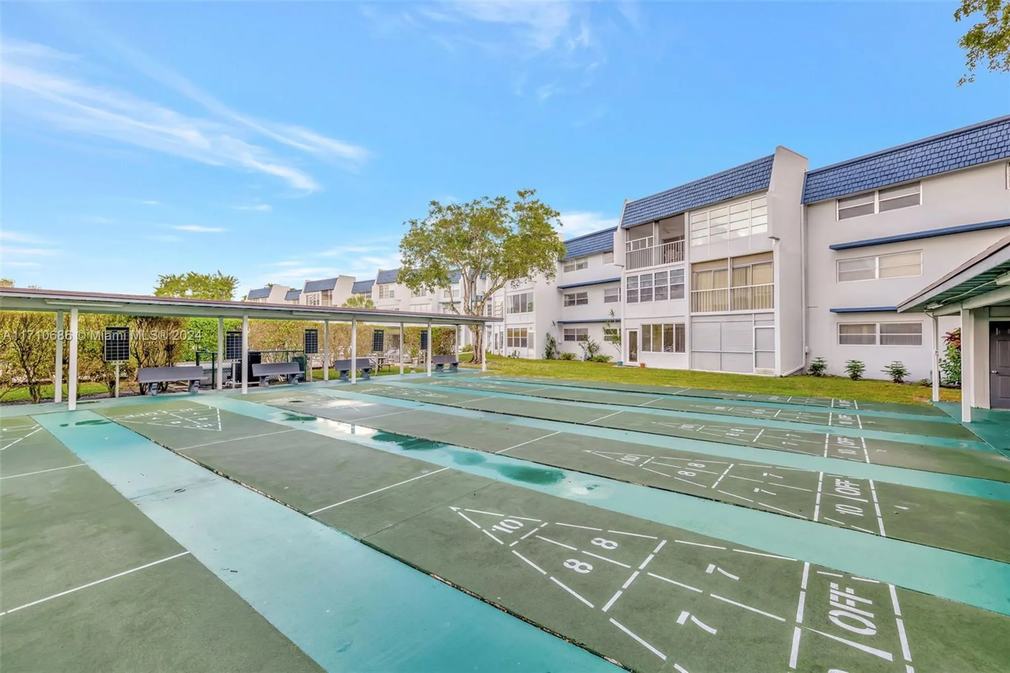 Property Slideshow image 28 of 29 | 7897 golf circle dr apt 309, Margate, FL, 33063