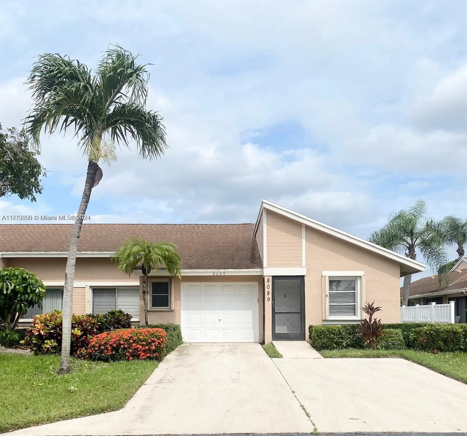 Property Slideshow image 1 of 38 | 8089 sweetbriar way # 8089, Boca Raton, FL, 33496
