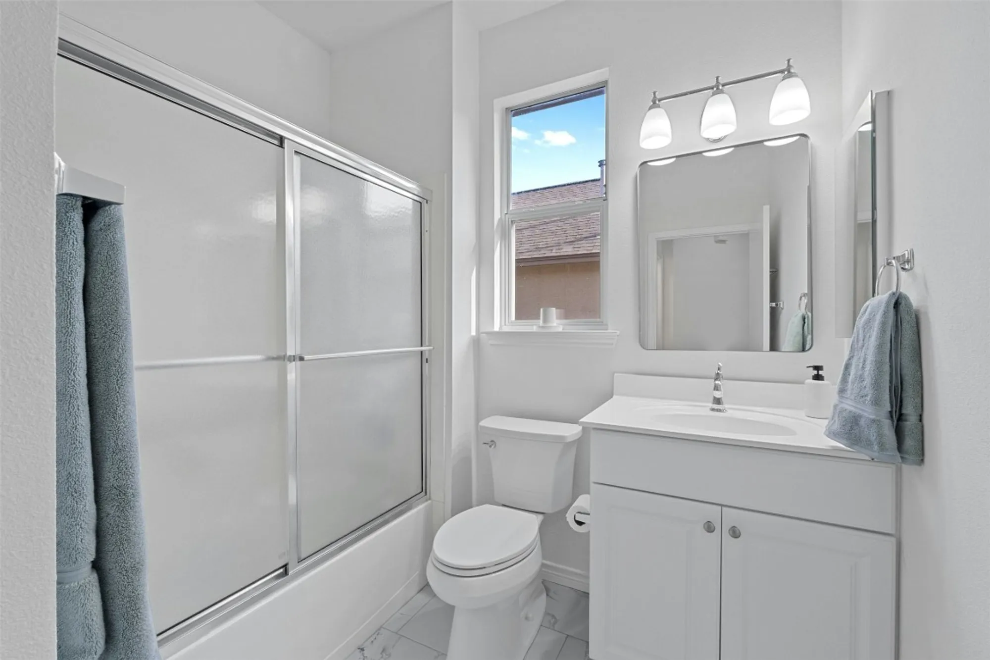 Property Slideshow image 26 of 34 | 101 buttercup trl, Georgetown, TX, 78633