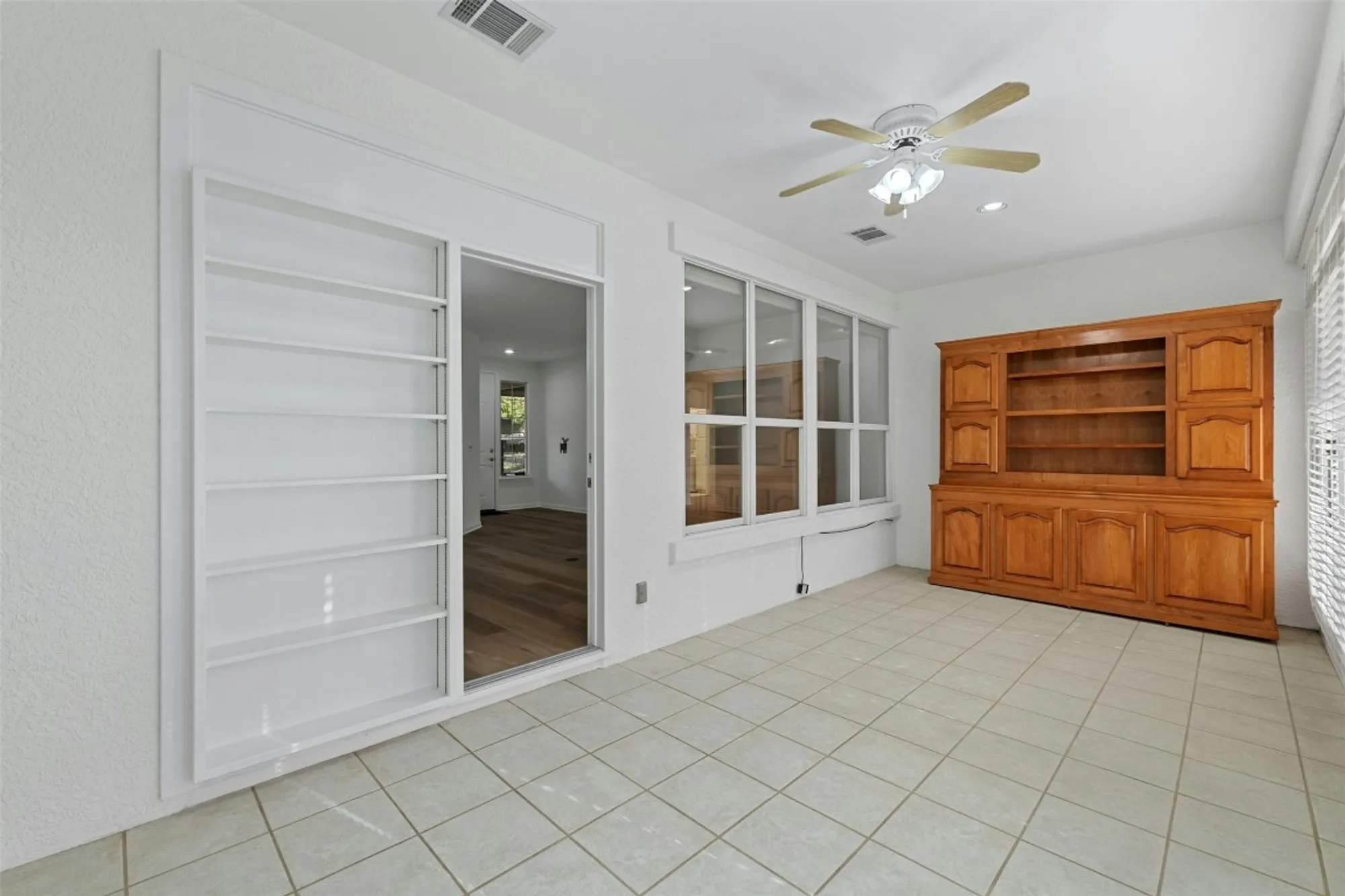 Property Slideshow image 30 of 34 | 101 buttercup trl, Georgetown, TX, 78633