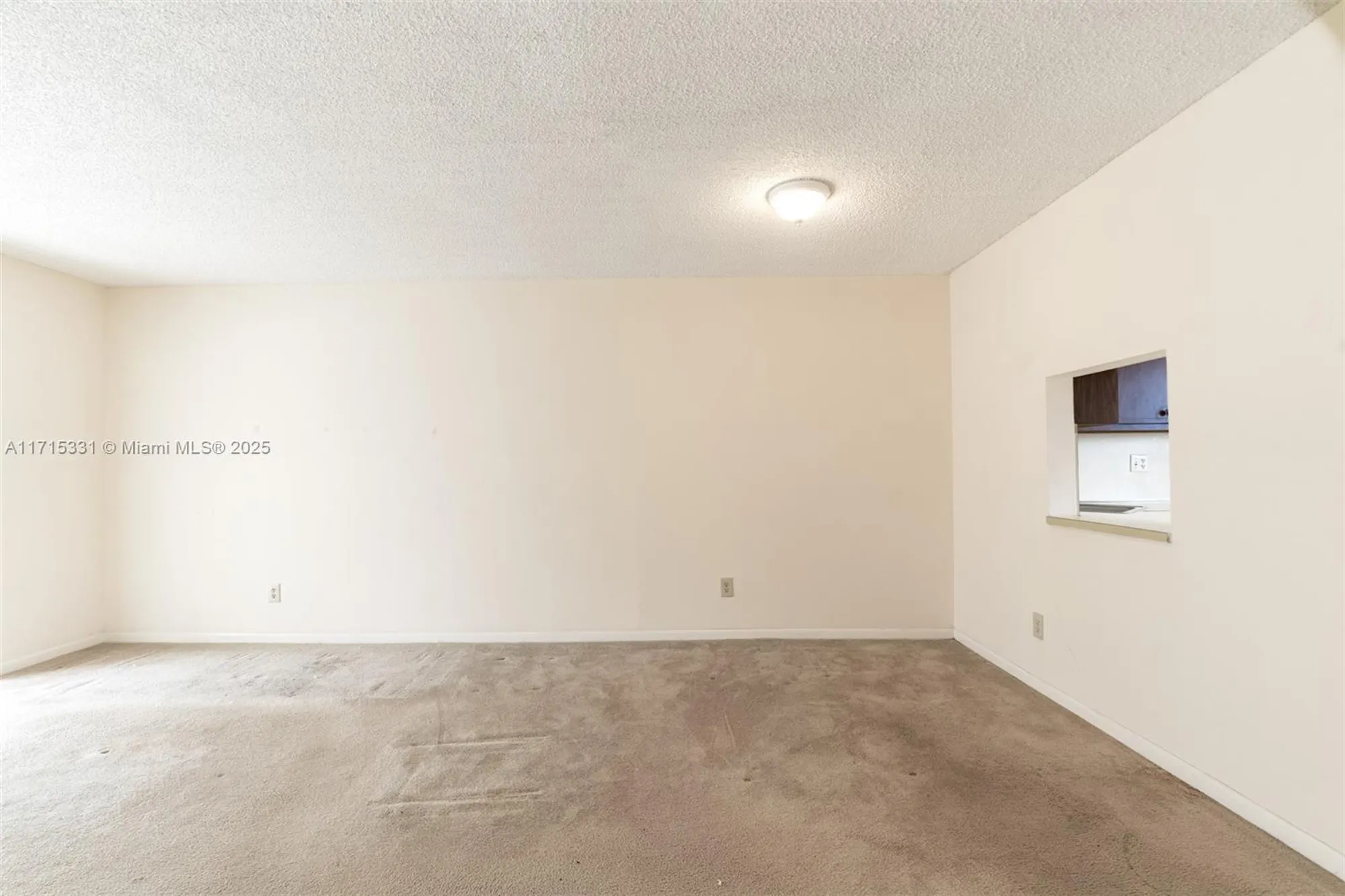 Property Slideshow image 6 of 21 | 6051 nw 61st ave 307, Tamarac, FL, 33319