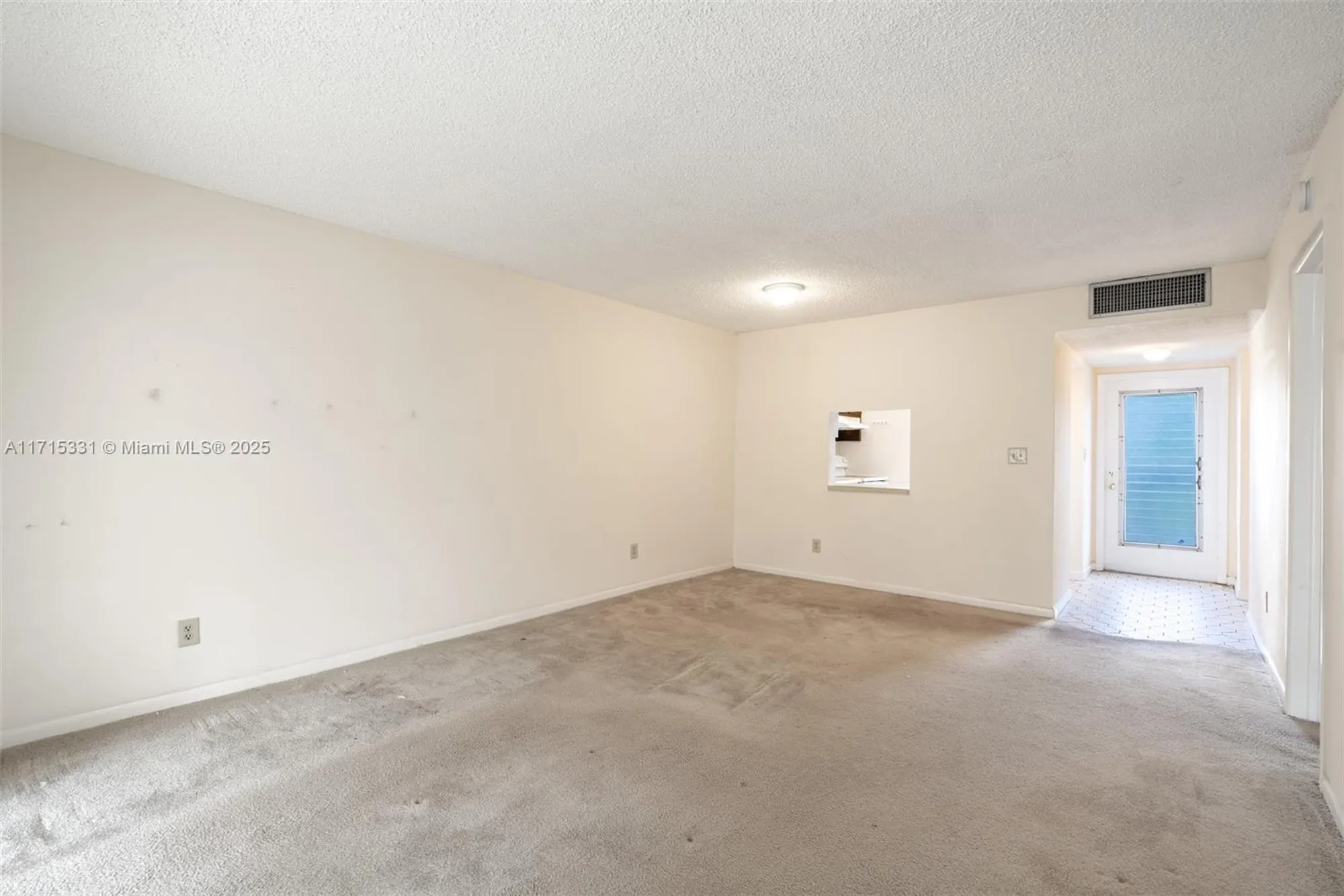 Property Slideshow image 9 of 21 | 6051 nw 61st ave 307, Tamarac, FL, 33319
