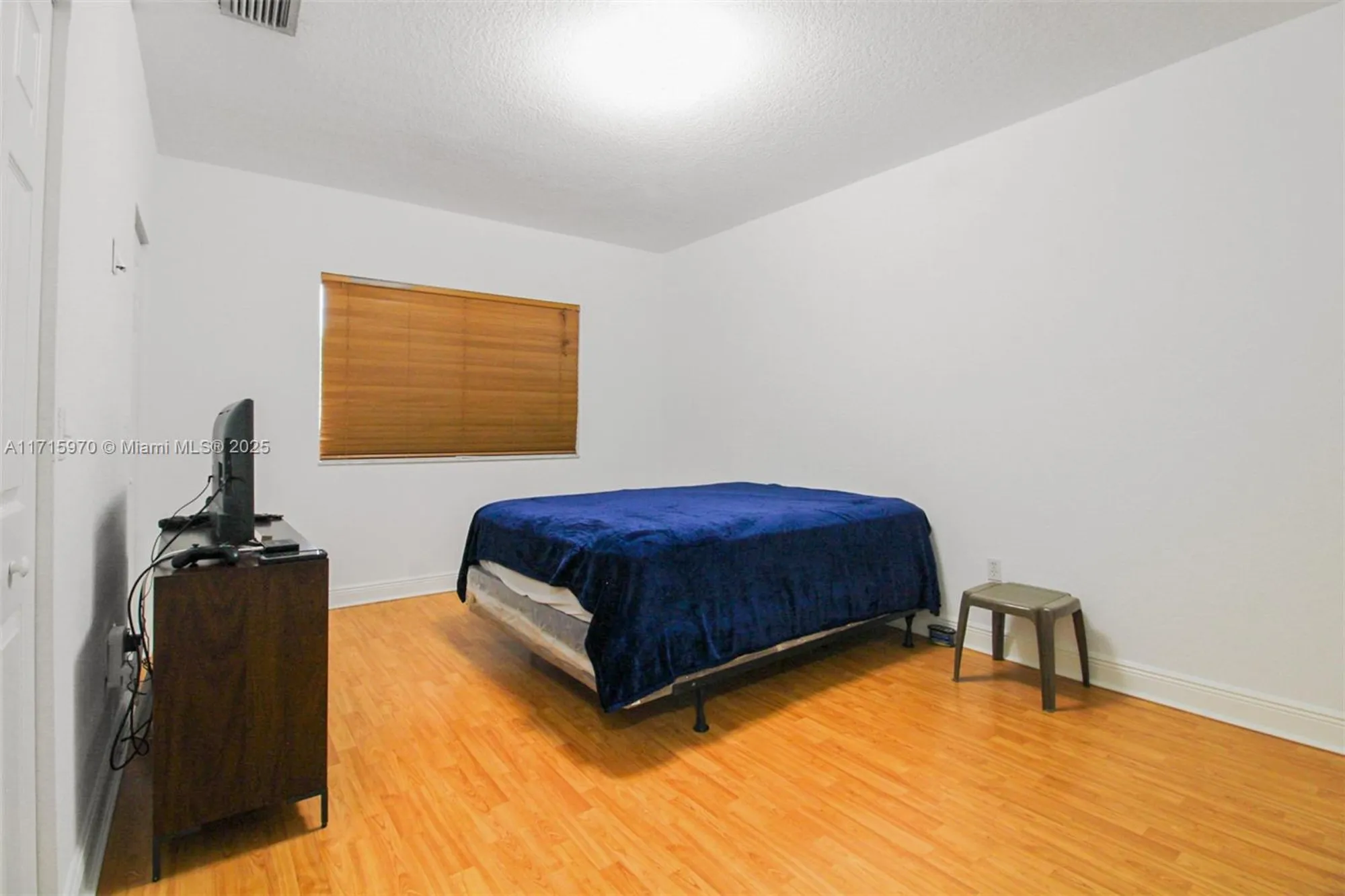 Property Slideshow image 24 of 31 | 7854 catalina cir, Tamarac, FL, 33321