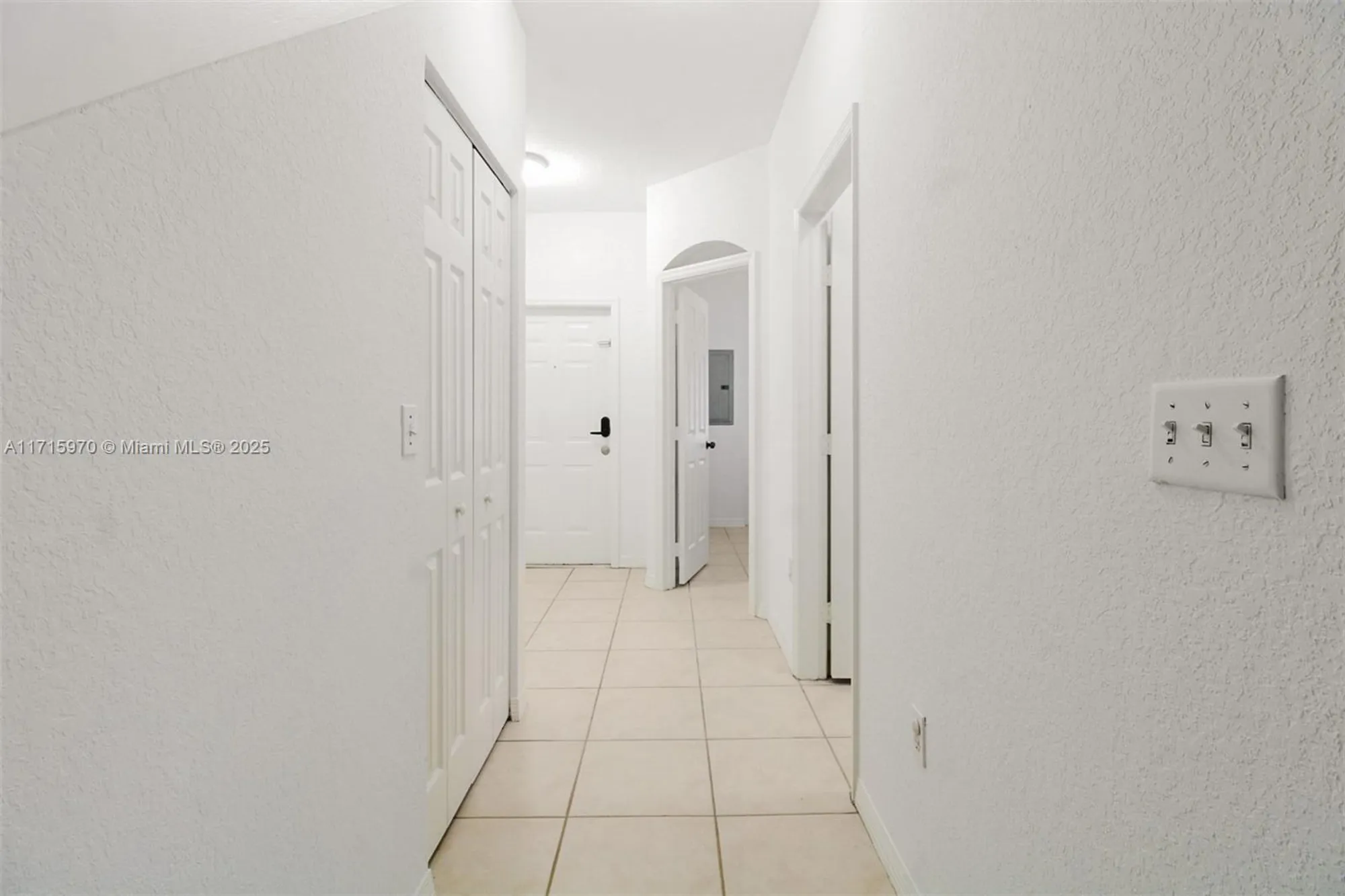 Property Slideshow image 22 of 31 | 7854 catalina cir, Tamarac, FL, 33321