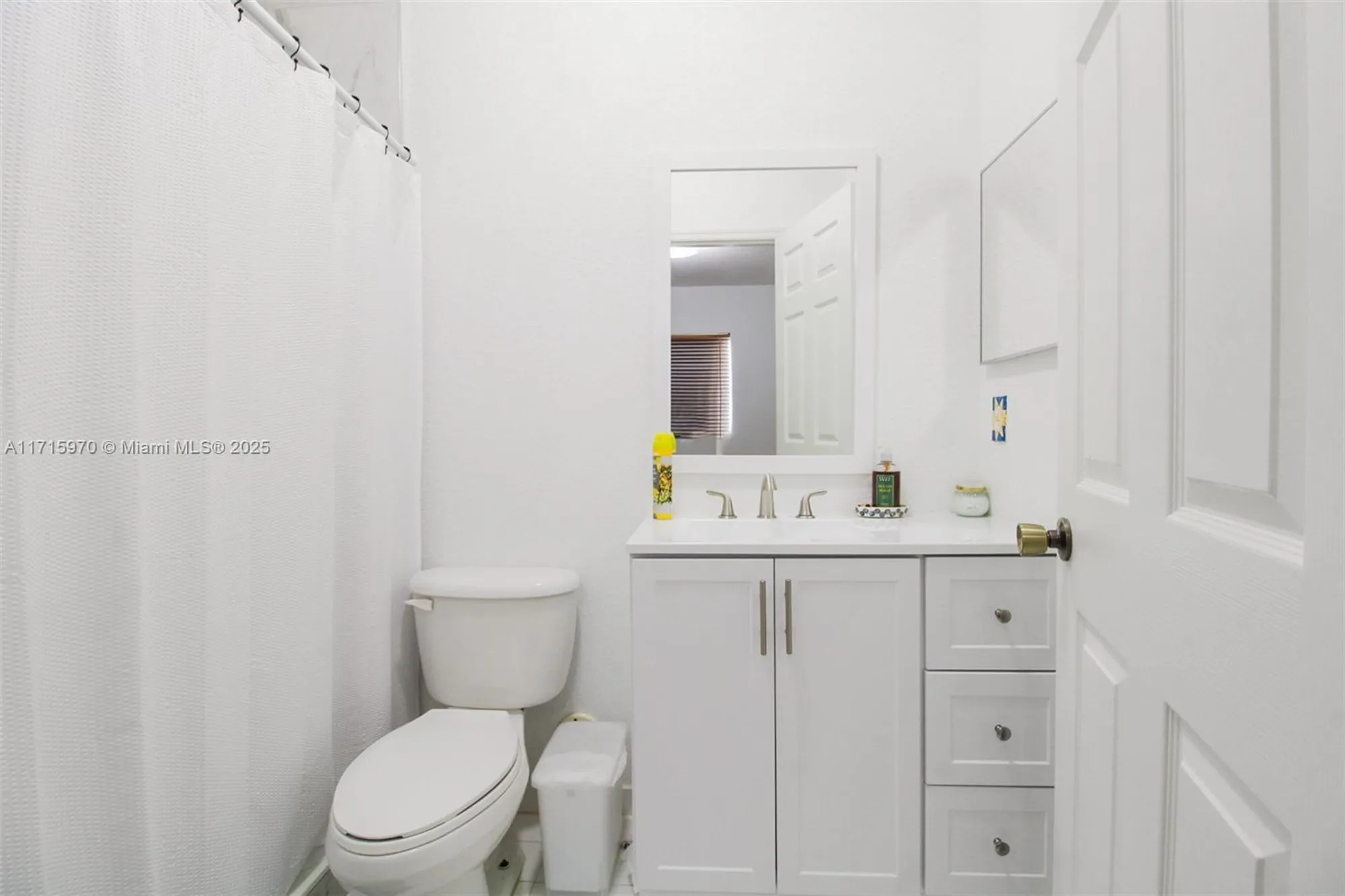 Property Slideshow image 23 of 31 | 7854 catalina cir, Tamarac, FL, 33321